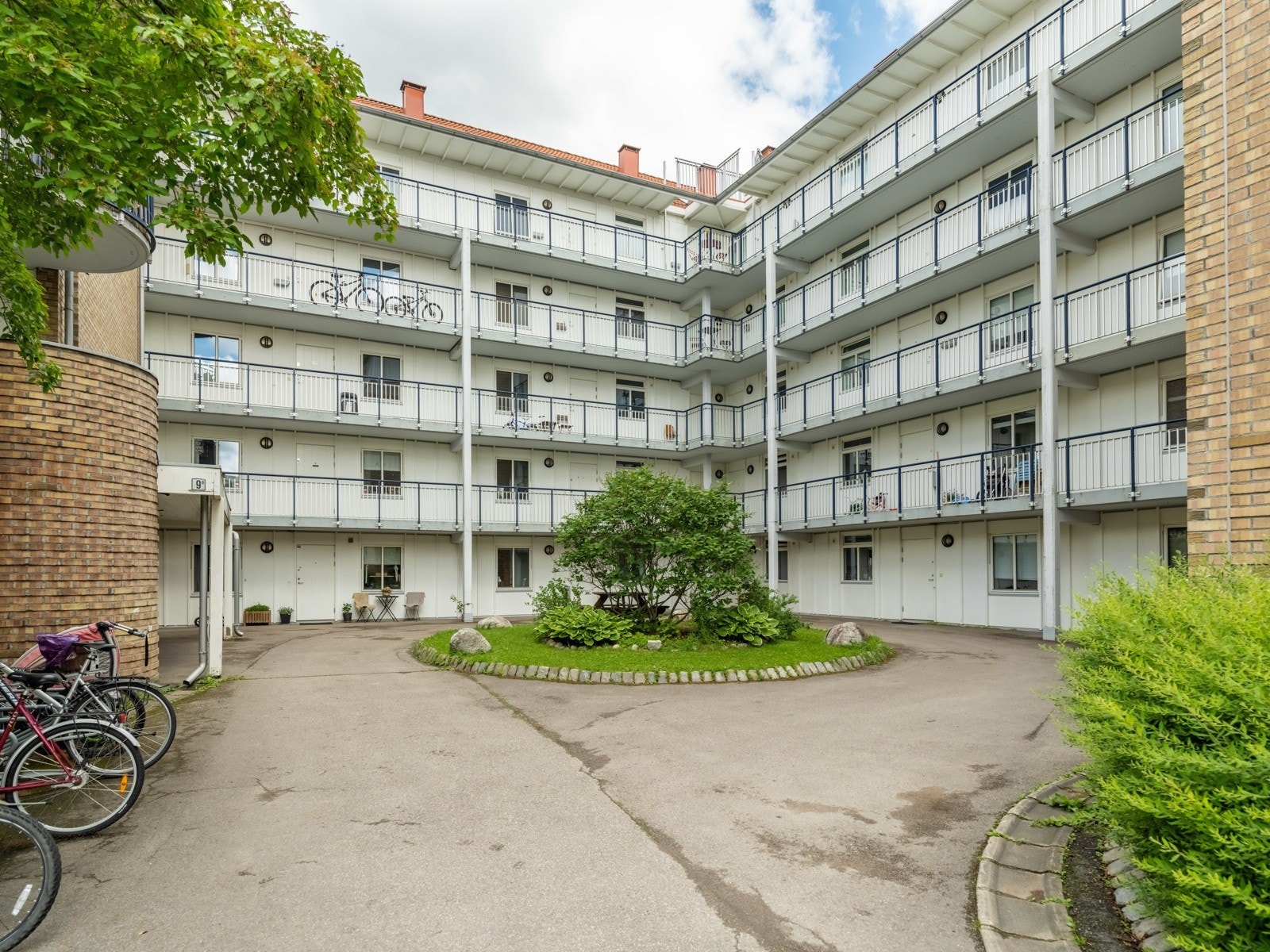 Leiligheten ligger i et veldrevet og populært borettslag bestående av 56 andeler. Galleribilde