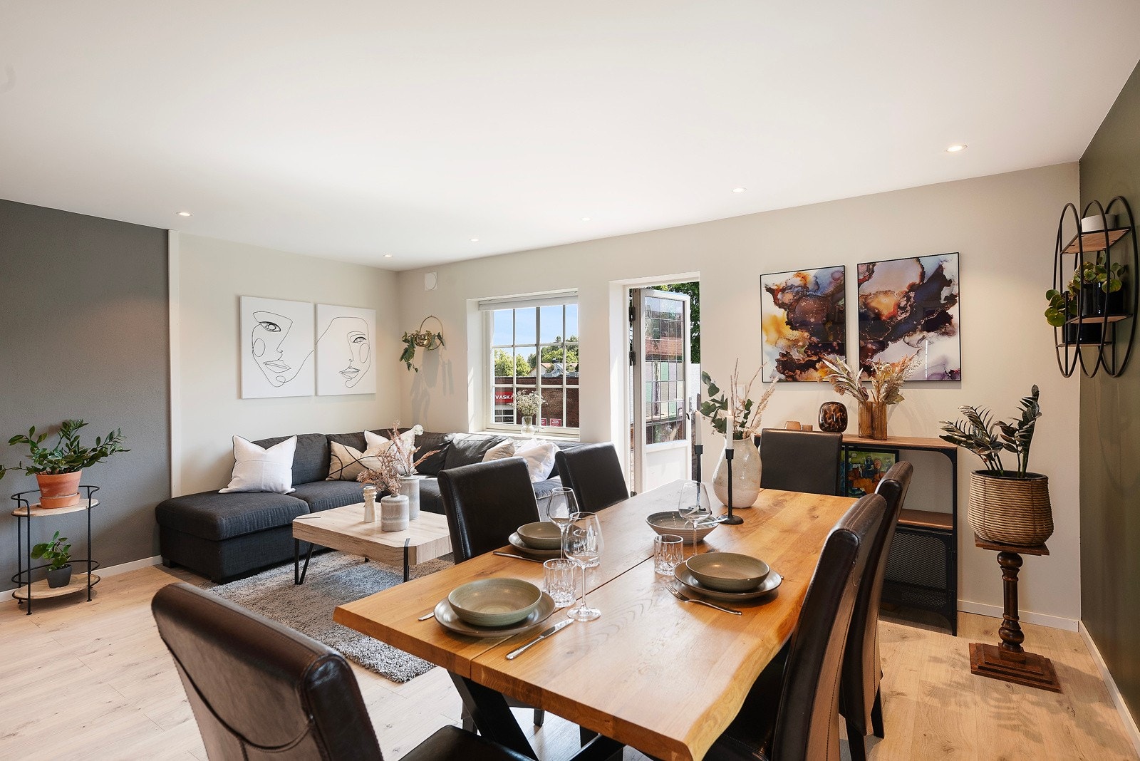 EIE eiendomsmegling v/Robert Hoff ønsker velkommen til Halfdan Wilhelmsens alle 33 Galleribilde