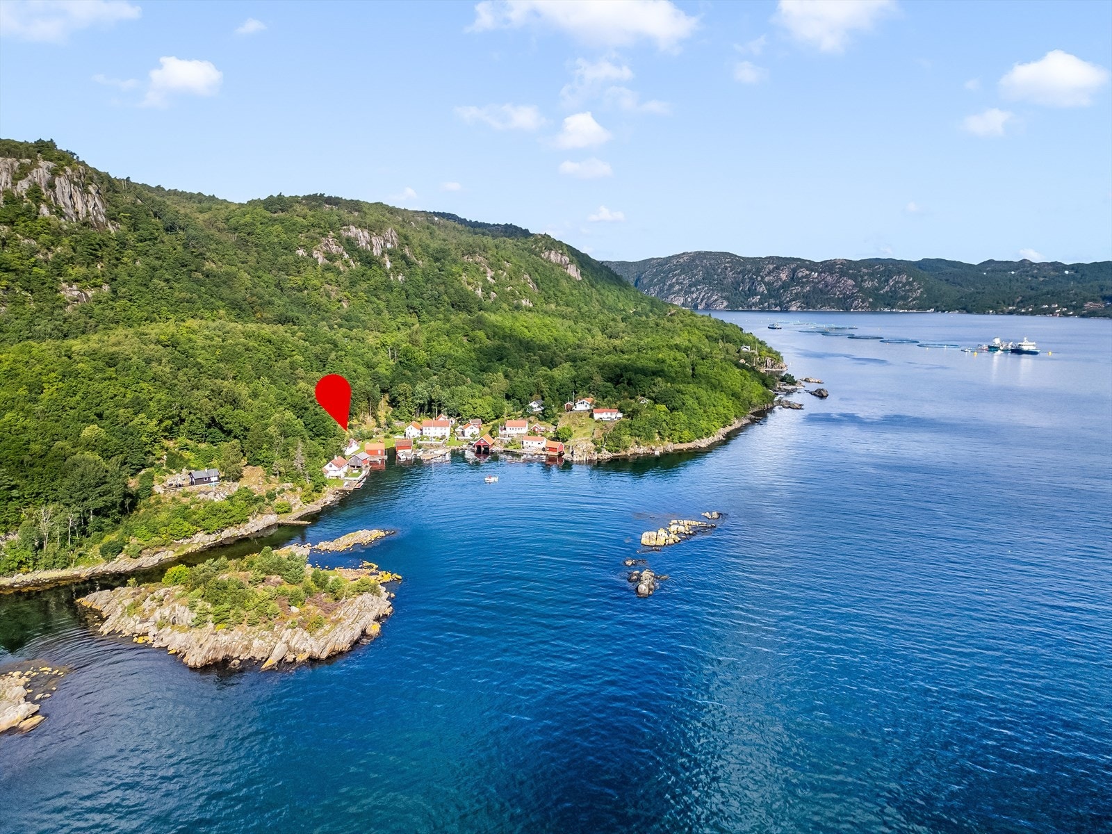 I området finner du flere turområder, inkludert Langelandsfjell som er Hidras høyeste punkt. Galleribilde