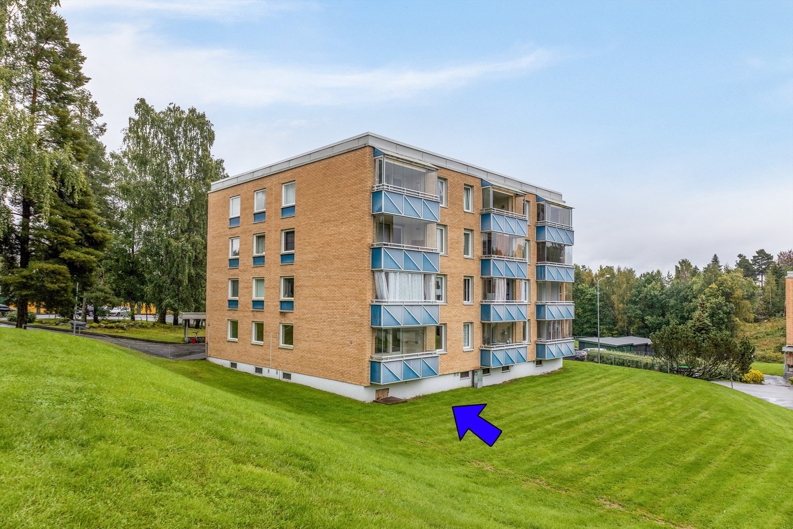 Boligen er tilknyttet Maihaugen IV Borettslag og ligger fint til i 1. etasje på hjørnet av bygget. Galleribilde