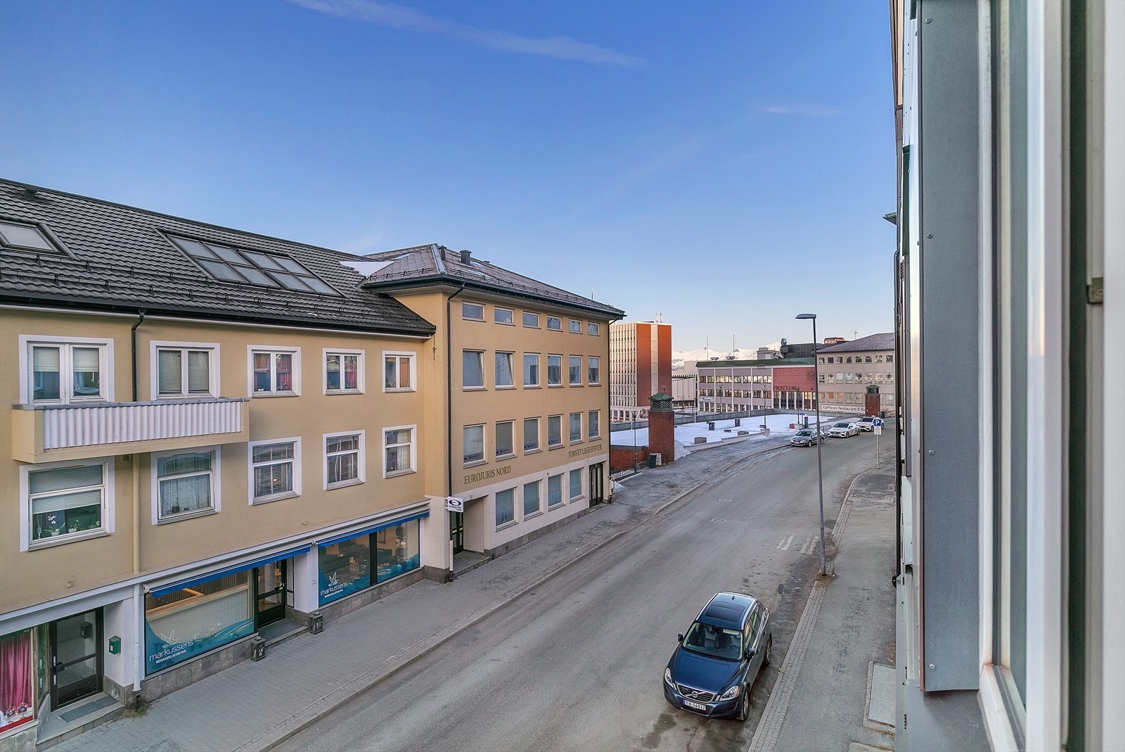 Utsikt fra stue. Galleribilde