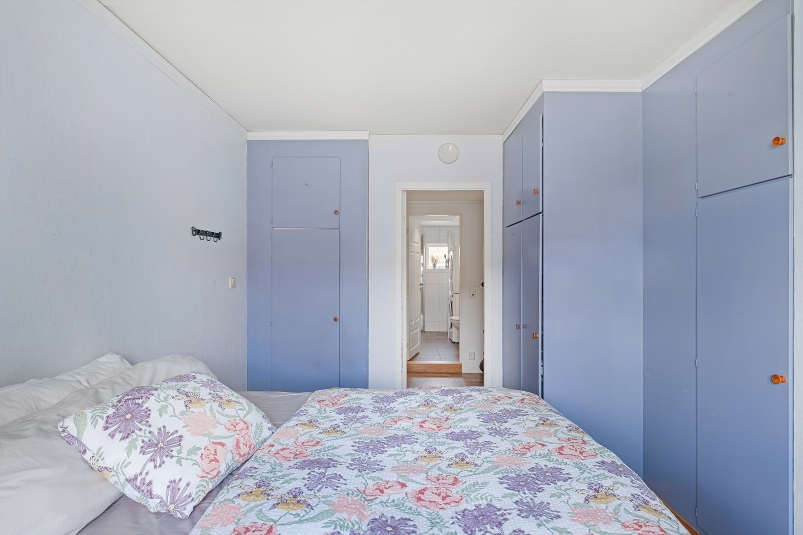 Leiligheten har 3 store soverom på henholdsvis 11,7, 8,6 m² og 8,1 m². Galleribilde