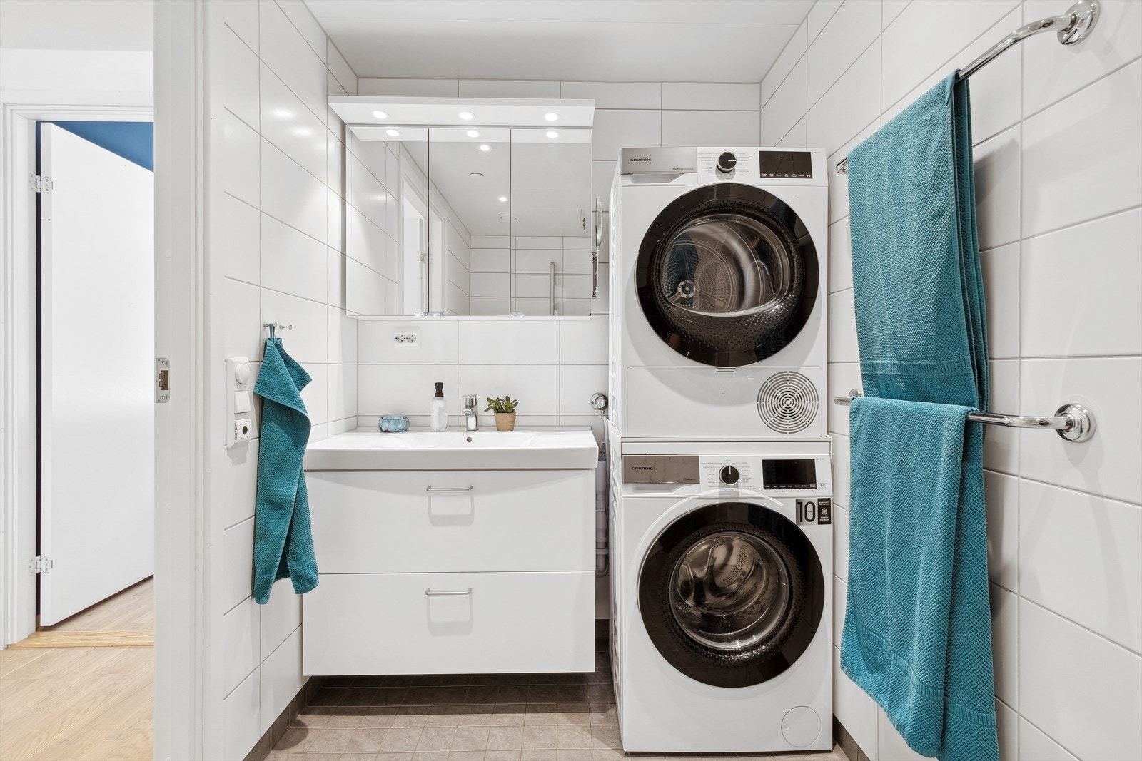 Praktisk løsning på badet. Galleribilde