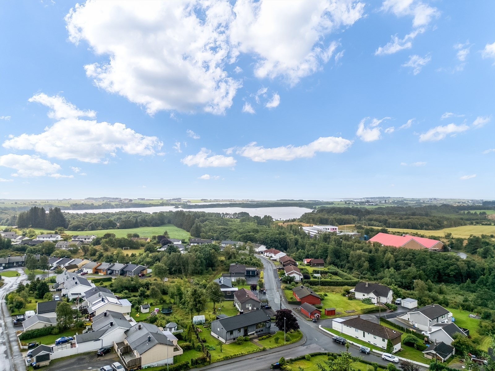 Kort avstand til Vanse sentum og flere fine turområder. Galleribilde