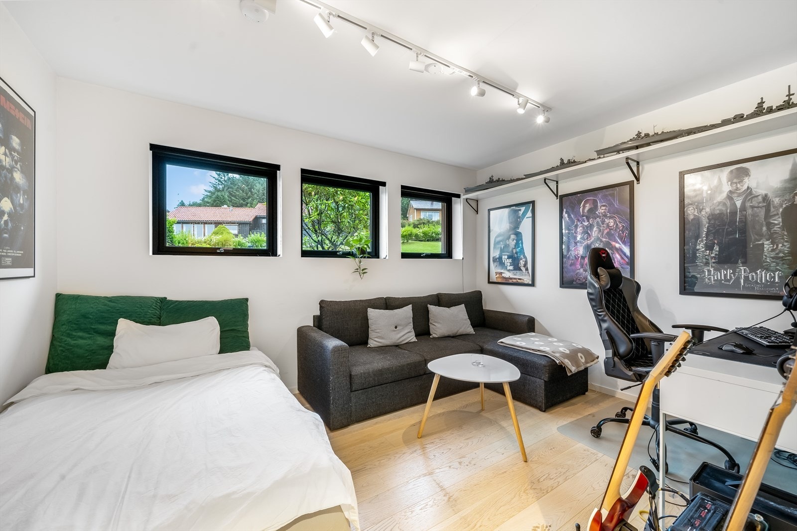 Soverom i underetasjen. Ikke godkjent ihht. originale tegninger. Rommet er godkjent som hobbyrom. Galleribilde