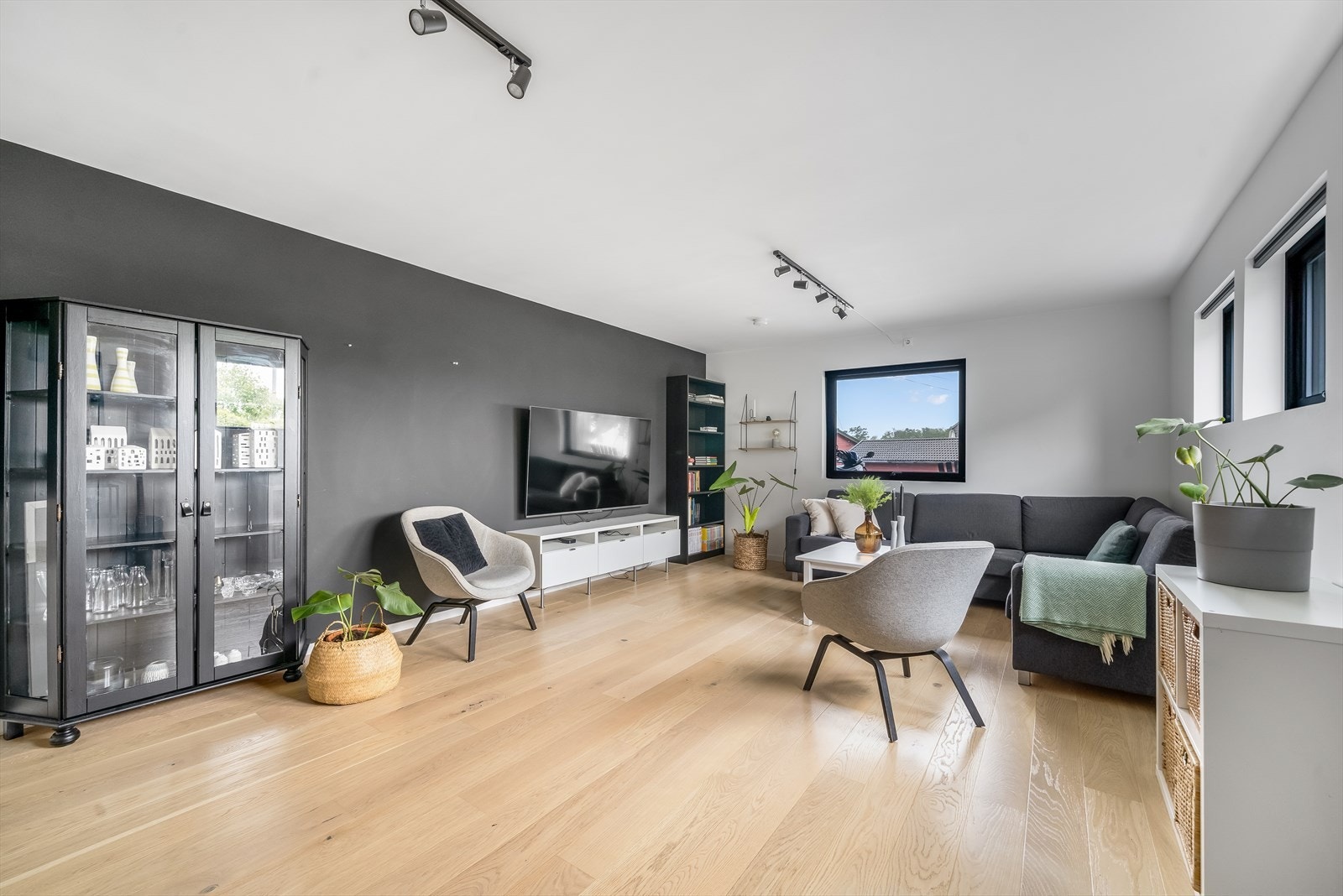 Kjellerstue med flere bruksmuligheter. Galleribilde