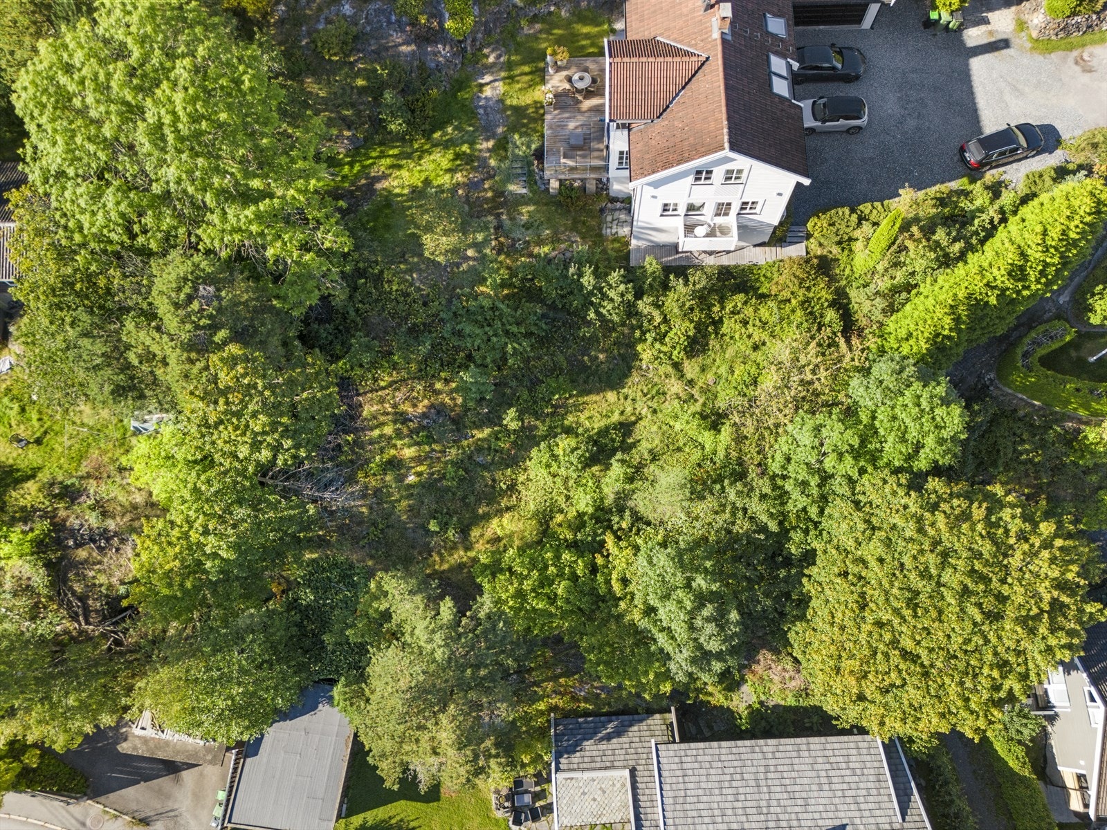 Tomten den er på 619kvm. Galleribilde