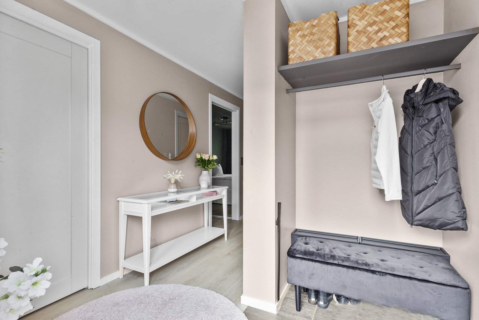 God oppbevaringsplass i gangen. Galleribilde