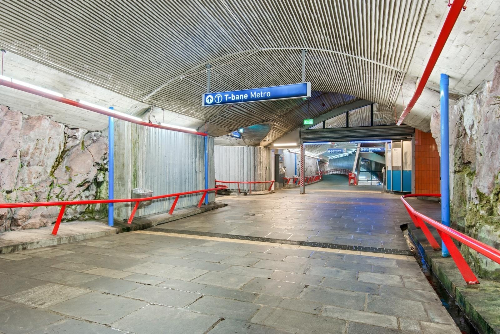 Romsås T-bane - ca 15 min gangavstad fra boligen Galleribilde