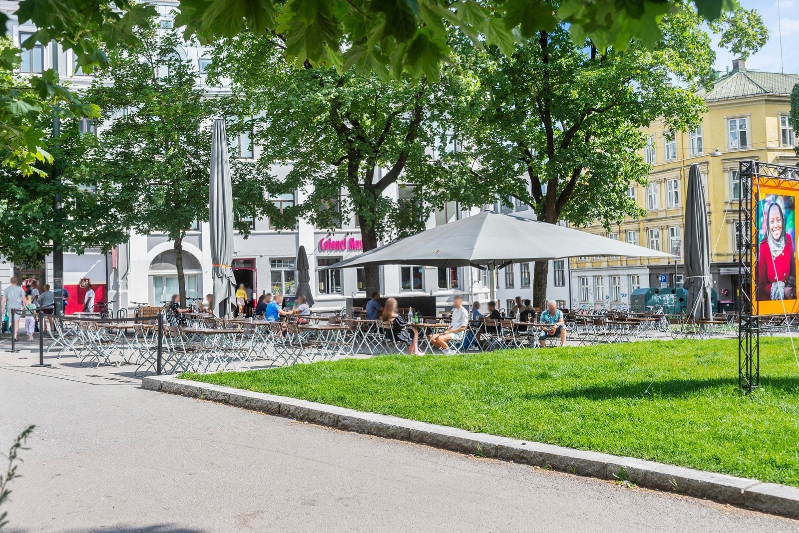 På Colonel Mustard kan du drikke øl og spille spill på den fantastiske uteserveringen på sommerstid. Galleribilde