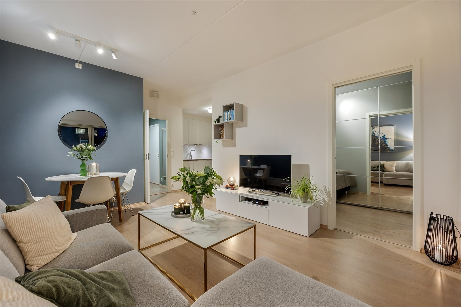 Hvitlasert 3-stavs parkett i alle rom utenom bad Galleribilde