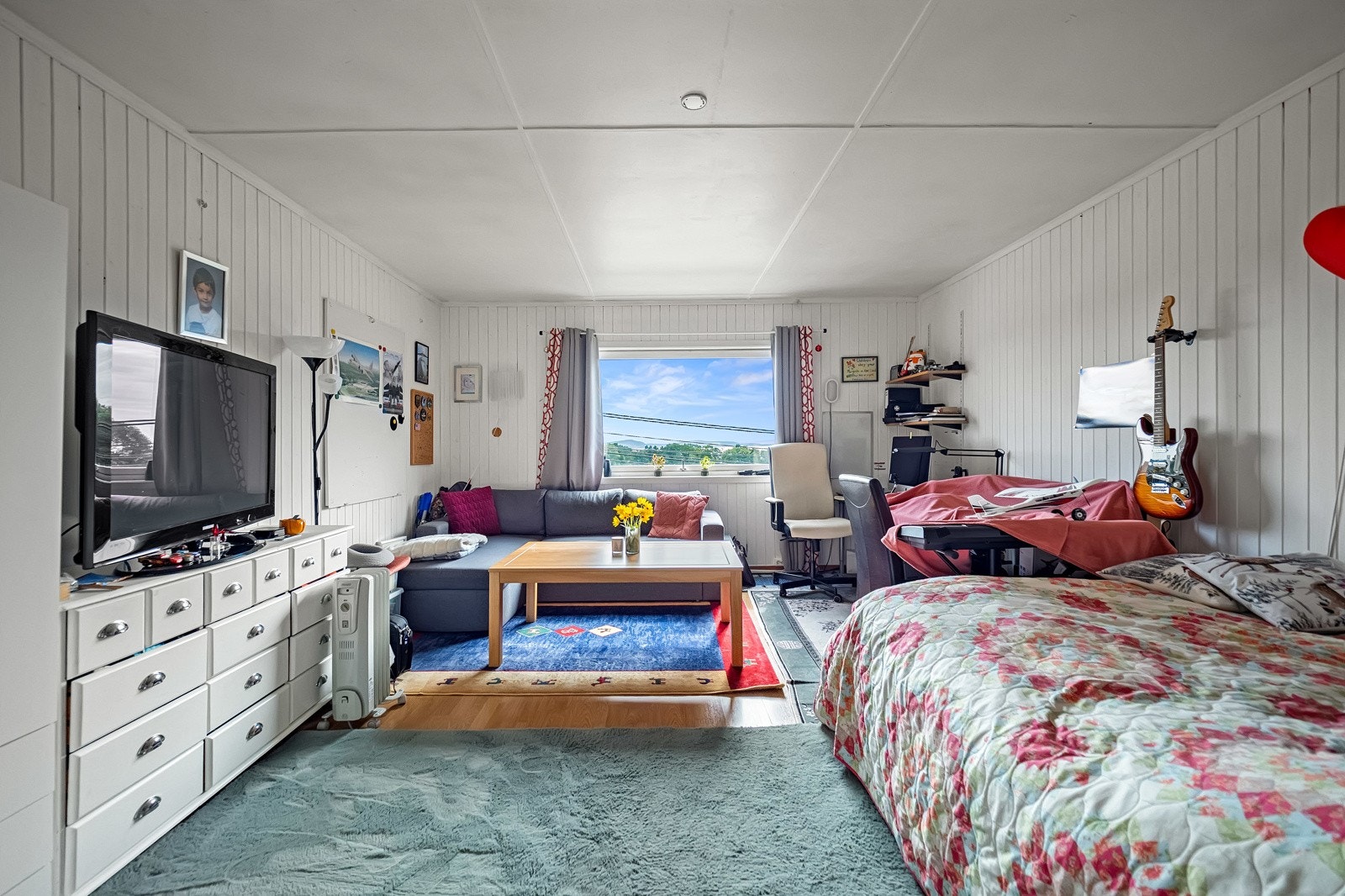 Stue/soverom i 2. etasje Galleribilde