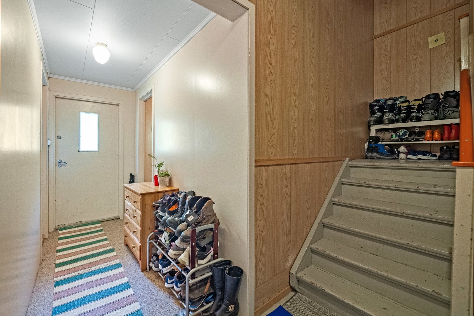 Gang og trapp opp til 2 etasjen Galleribilde