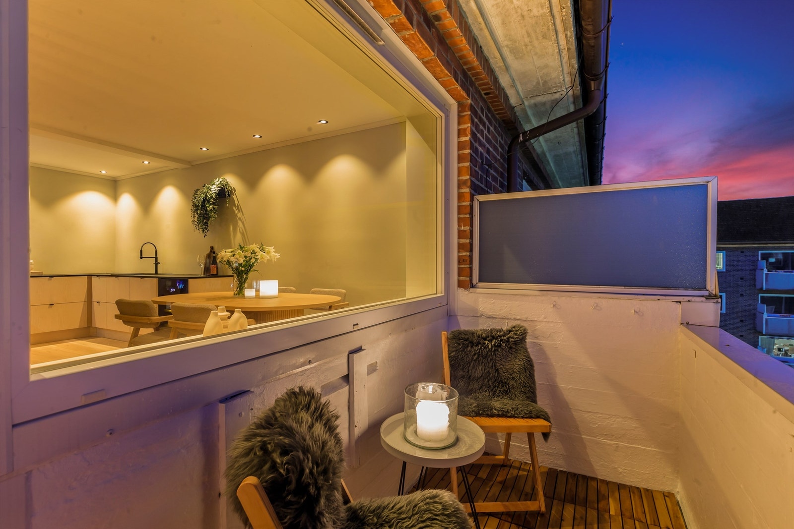 Hyggelig sydvendt balkong. Galleribilde