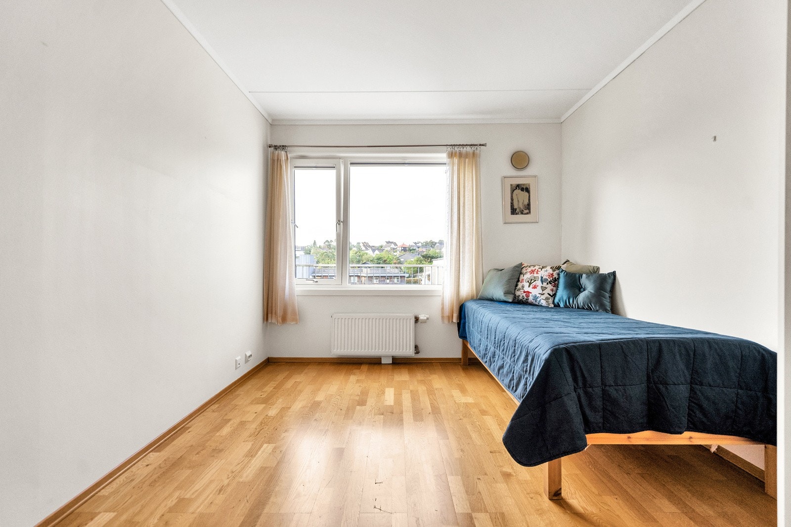 Hovedsoverom med egen inngang til badet Galleribilde