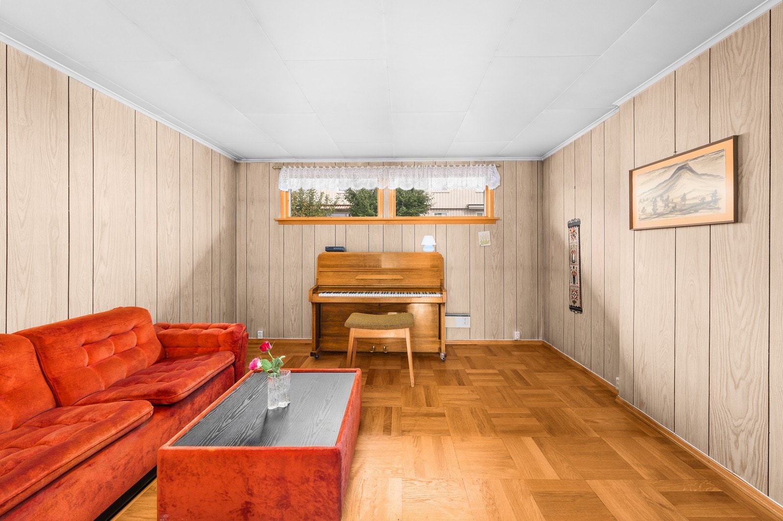Innredet rom innenfor stuen. Galleribilde