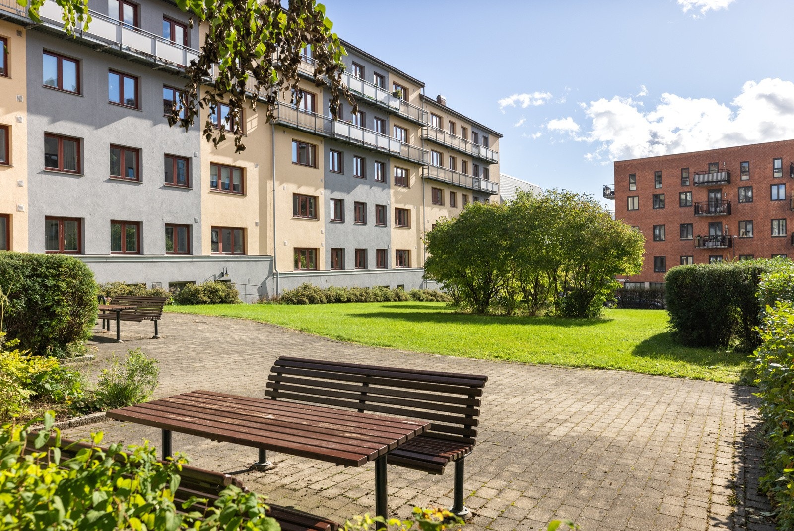 Borettslaget har flere sittegrupper og hyggelige soner. Galleribilde