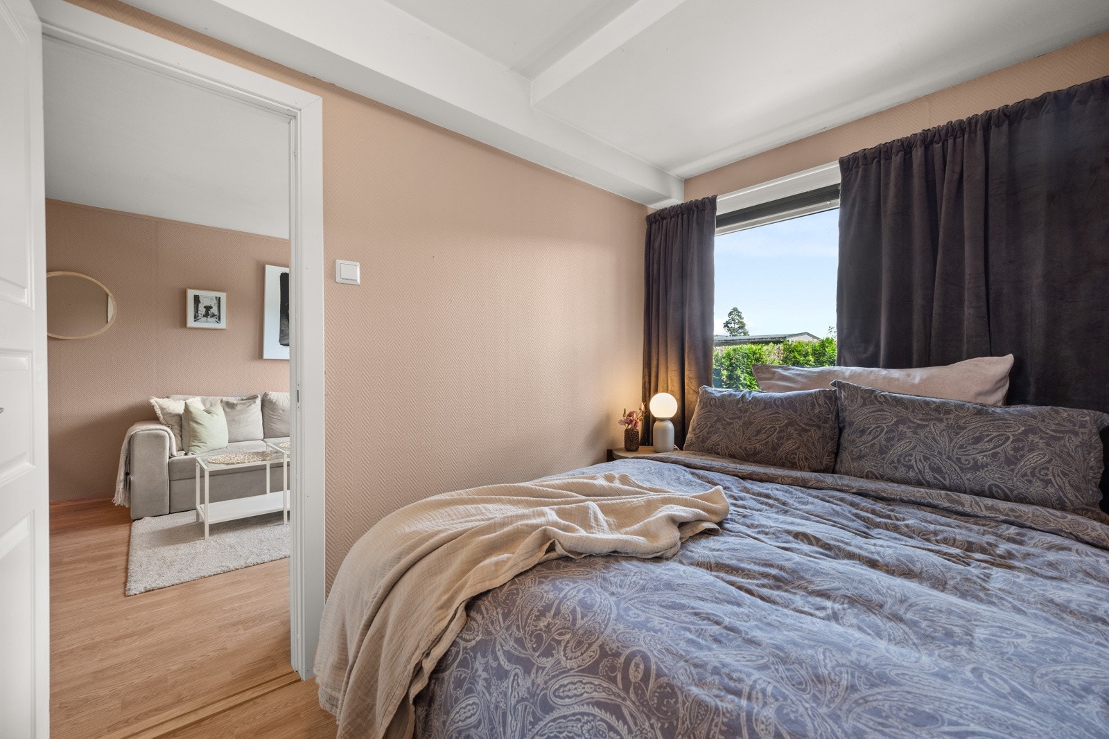 Soverom har adkomst via stuen Galleribilde