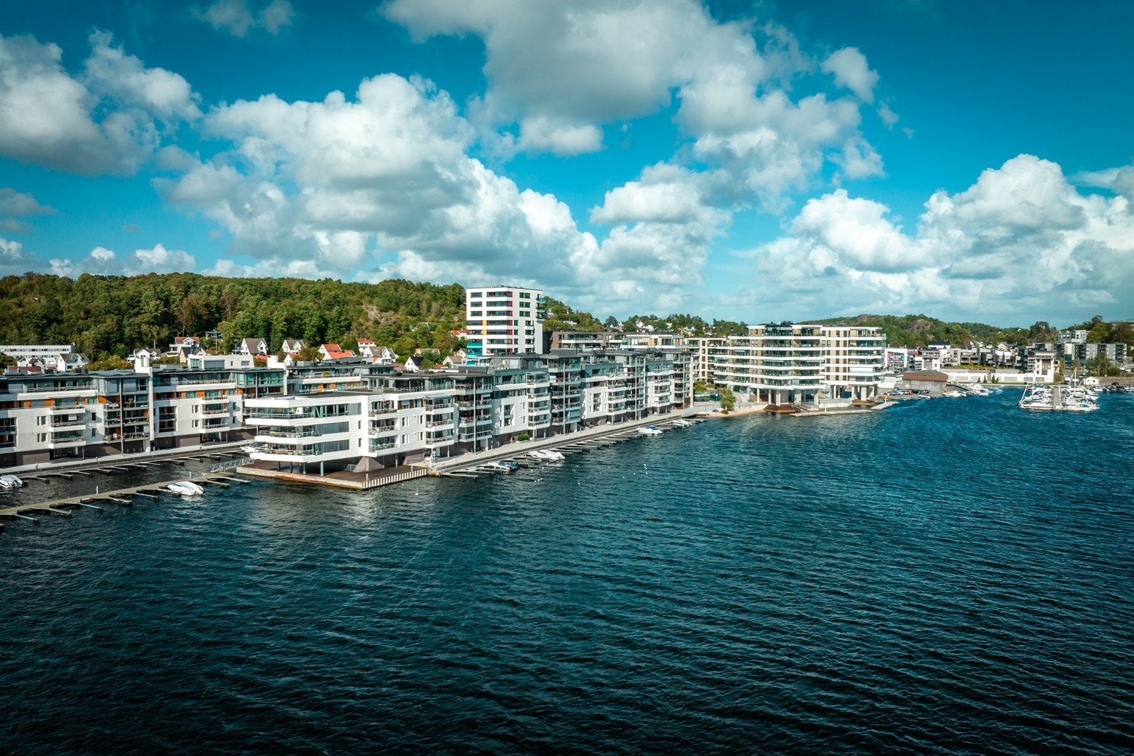 Nærmere sjøen kommer du ikke, her bor du nesten i havet Galleribilde