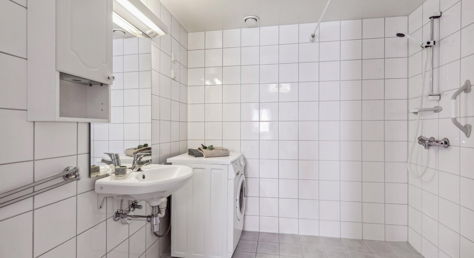 Bad - opplegg for vaskemaskin Galleribilde