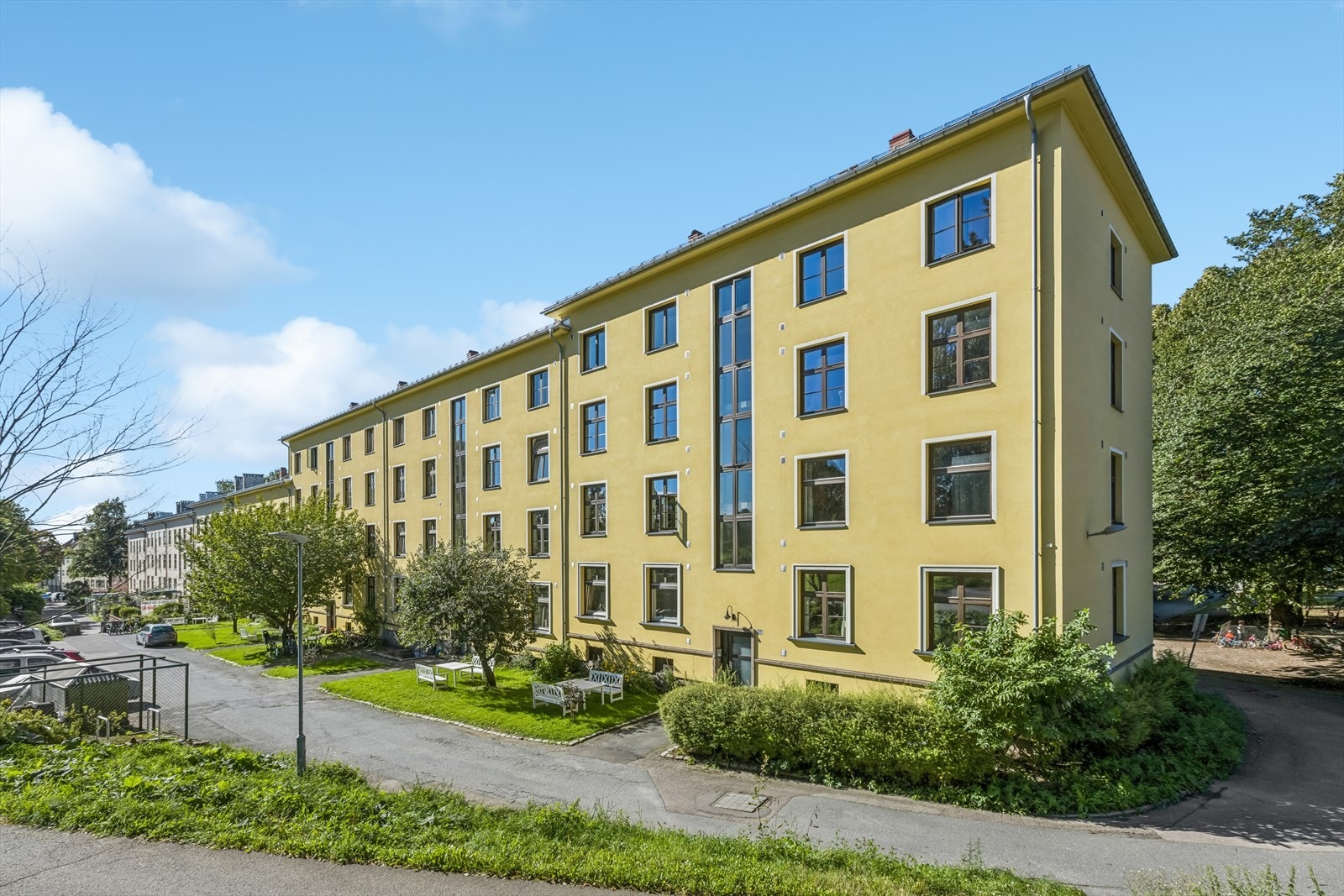 Tilbaketrukket beliggenhet helt inntil hjørne av Torshovdalen Galleribilde