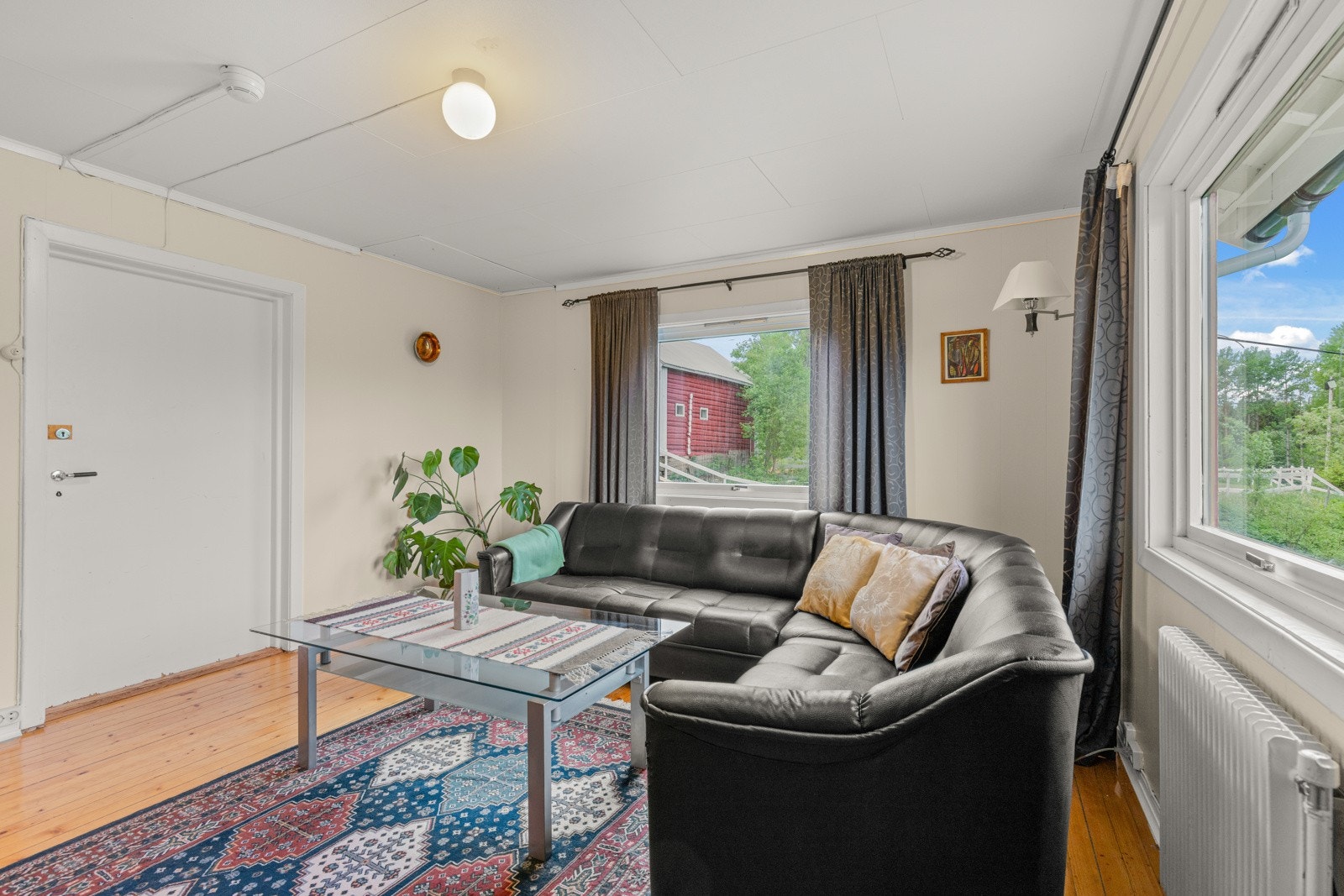 Hovedbygning Liten leilighet i 2.etg, stue Galleribilde