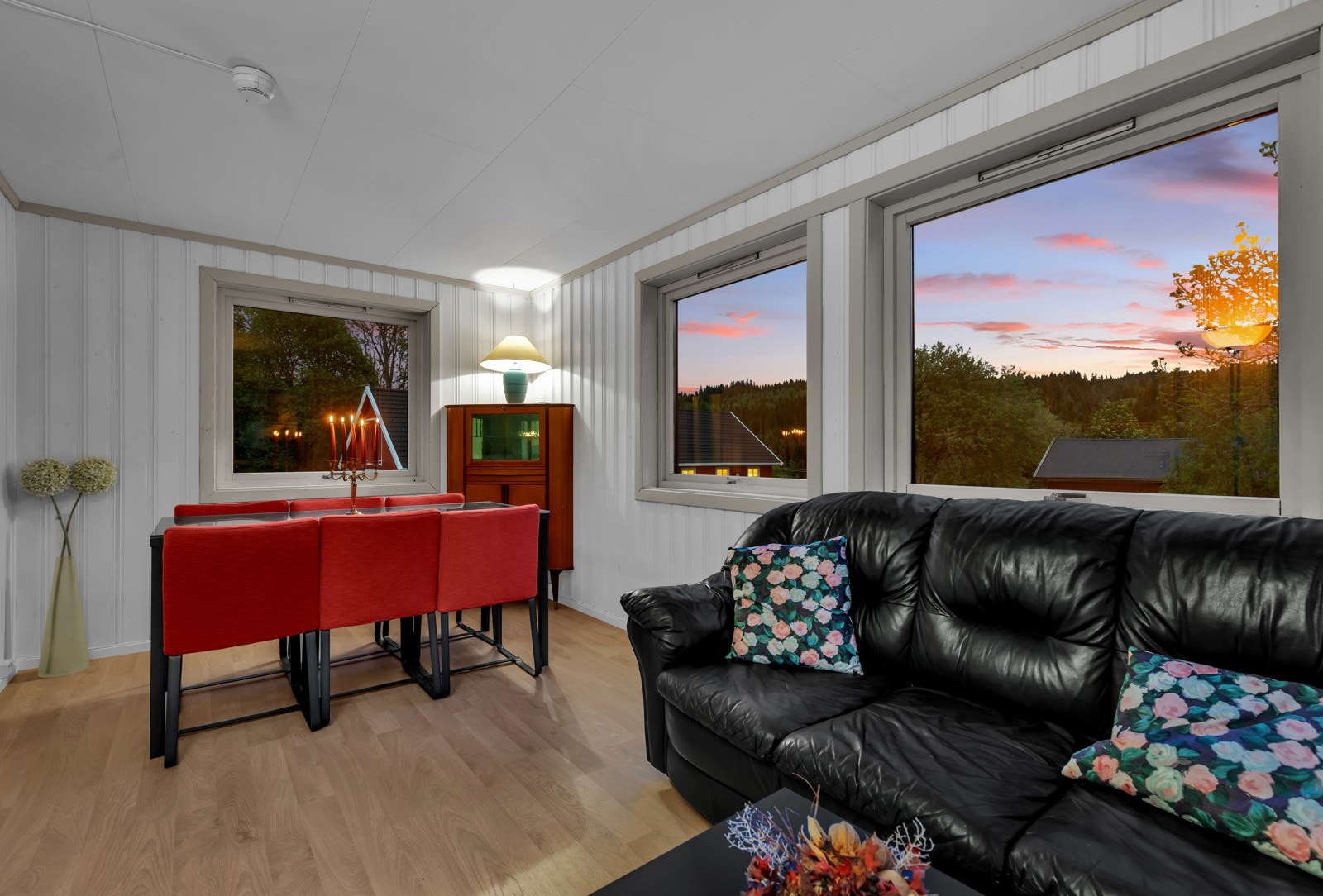 Hovedbygning Stor leilighet i 2.etg, stue Galleribilde