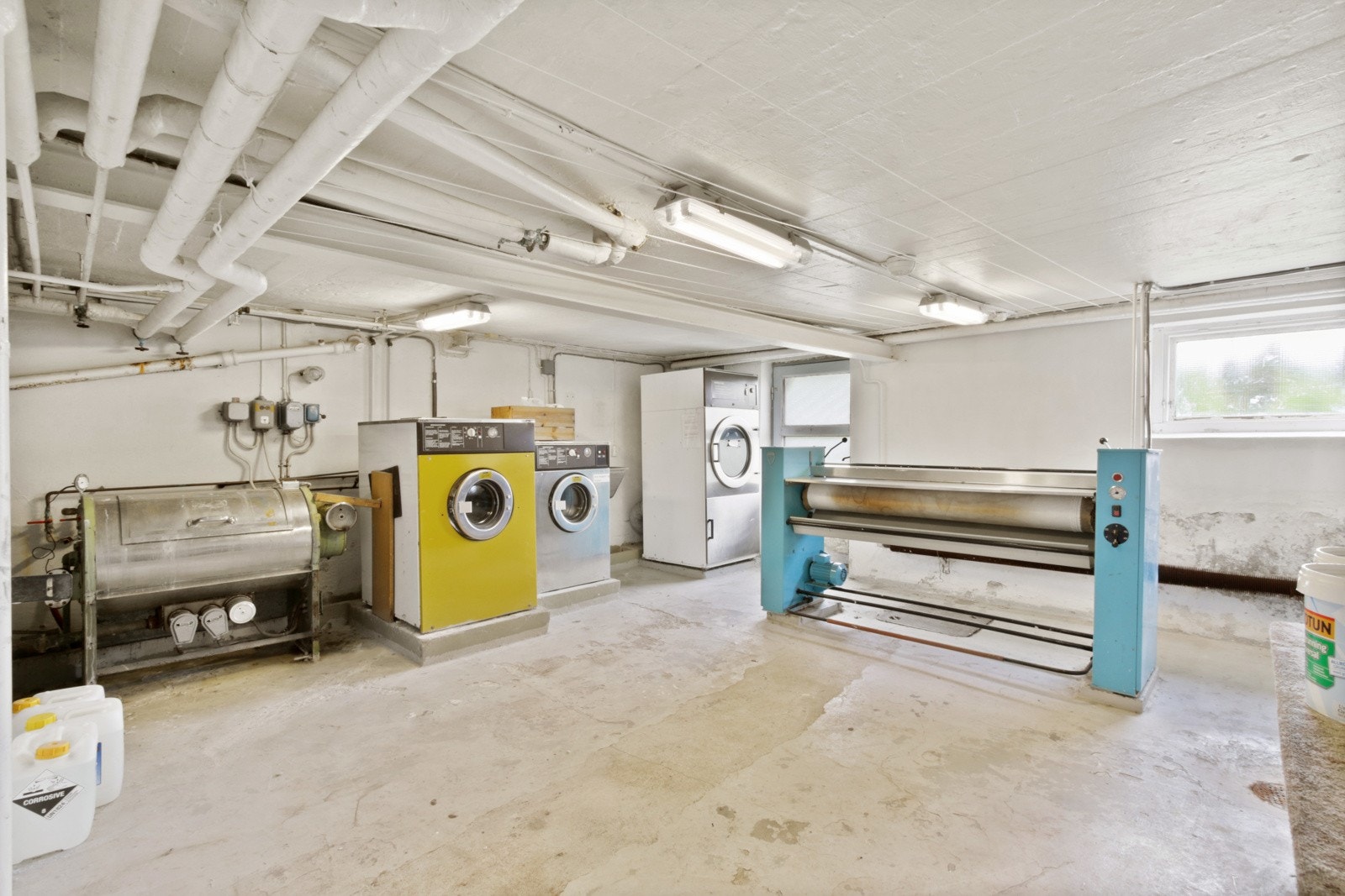 Hovedbygning kjeller, vaskeri Galleribilde