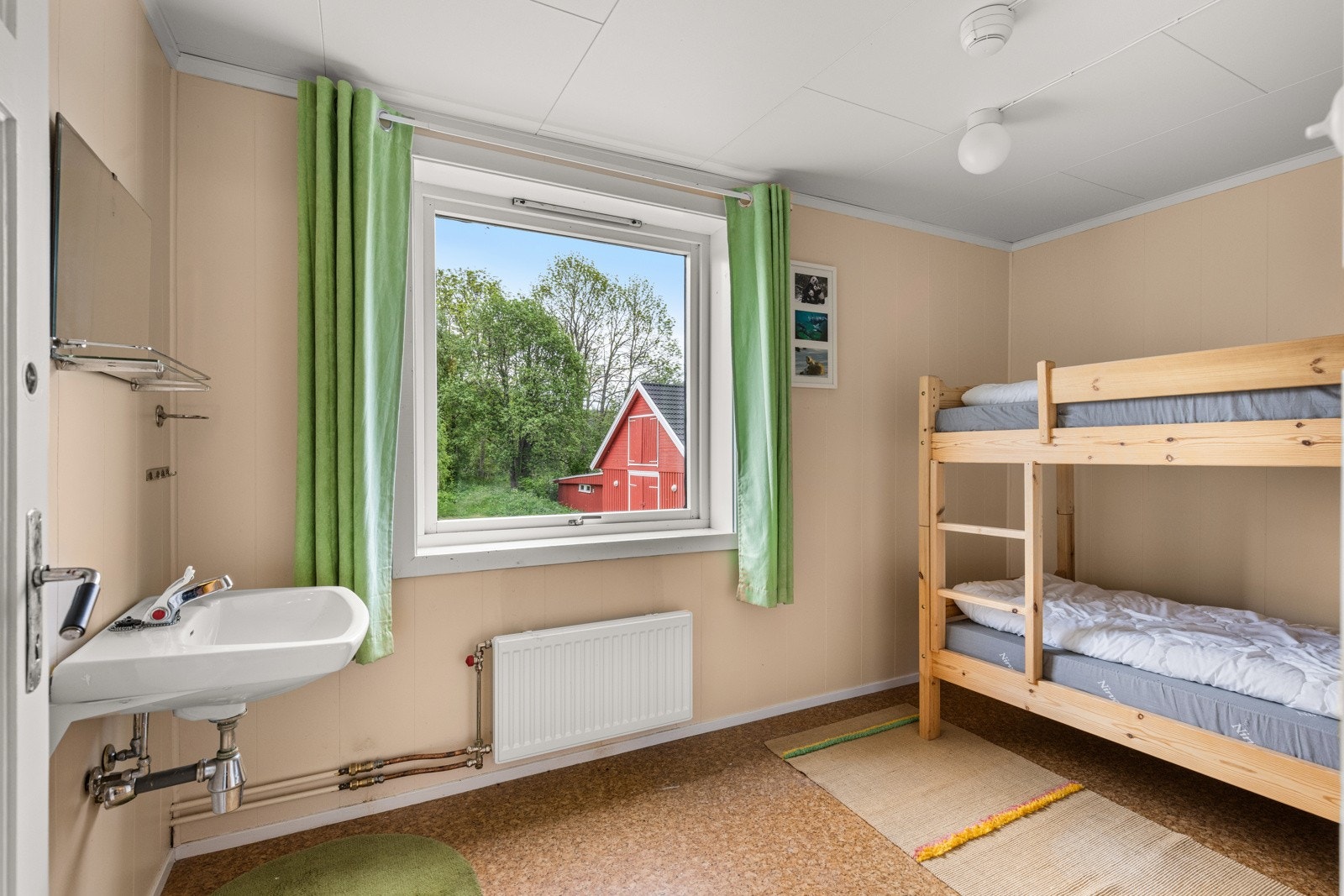 Hovedbygning Stor leilighet i 2.etg, sengerom Galleribilde