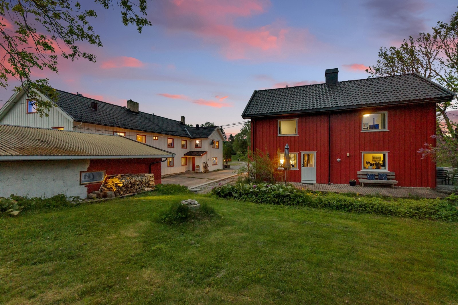 Våningshus sett fra vest Galleribilde