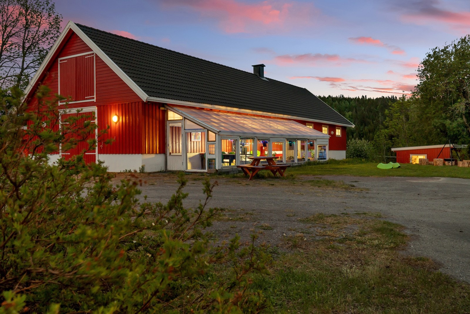 Stall Drivhus og Uthus - kveld Galleribilde