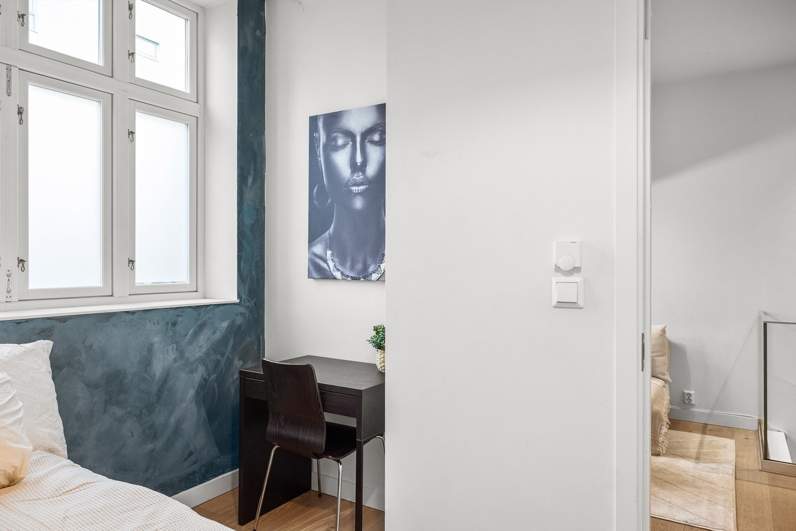 Det er også plass til skrivepult Galleribilde