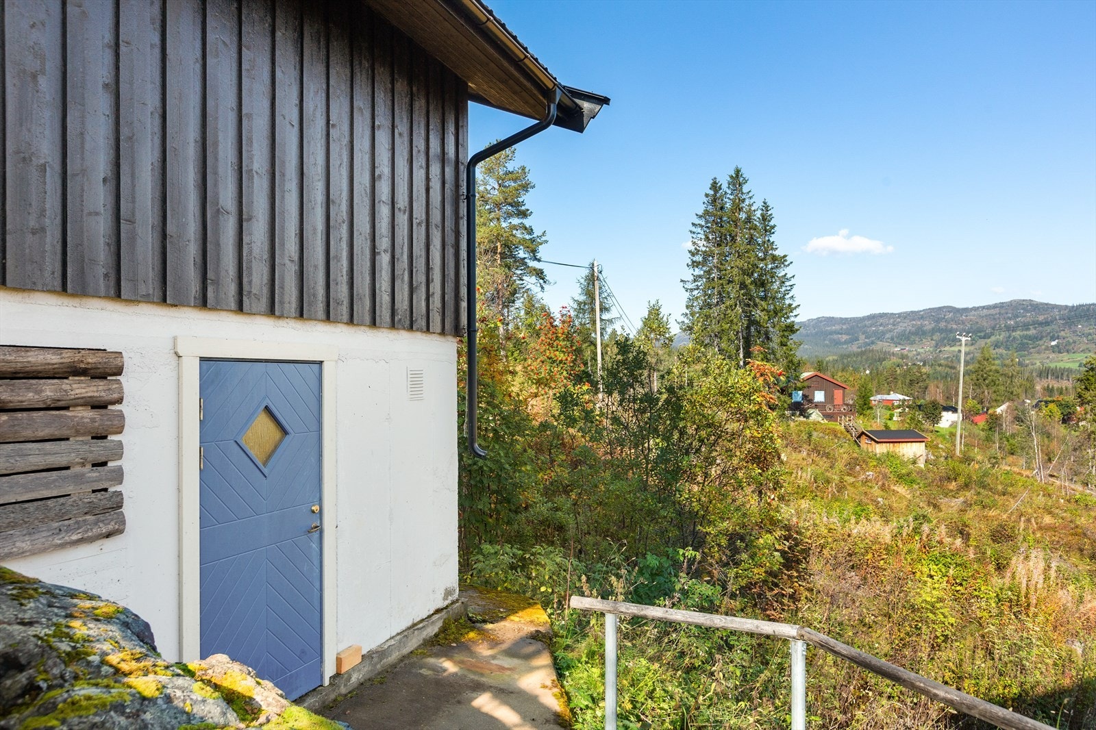 Inngang til bod under garasje Galleribilde
