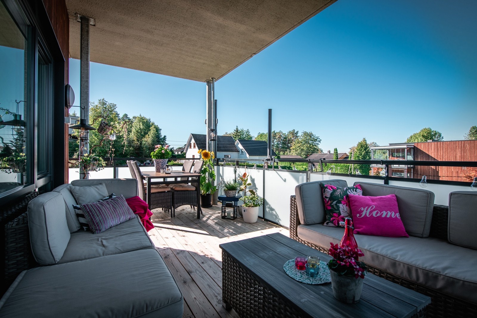 Nyt kveldssola på din deilige balkong Galleribilde