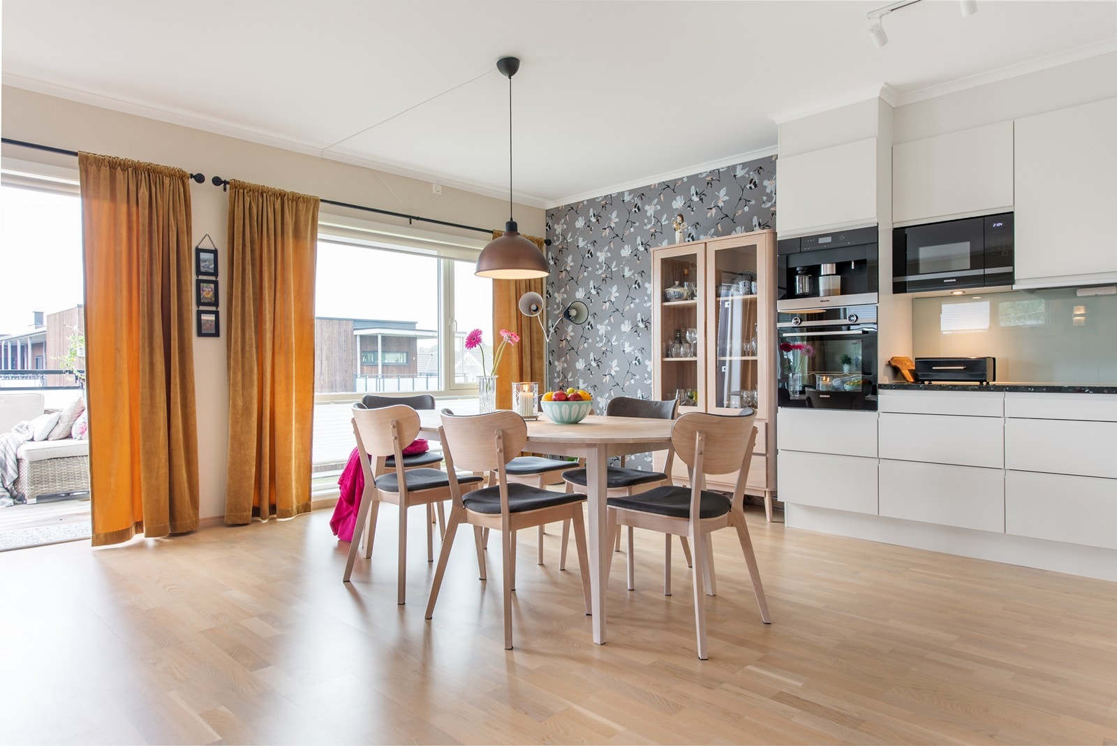 Dette er en stue de aller fleste vil trives godt med Galleribilde