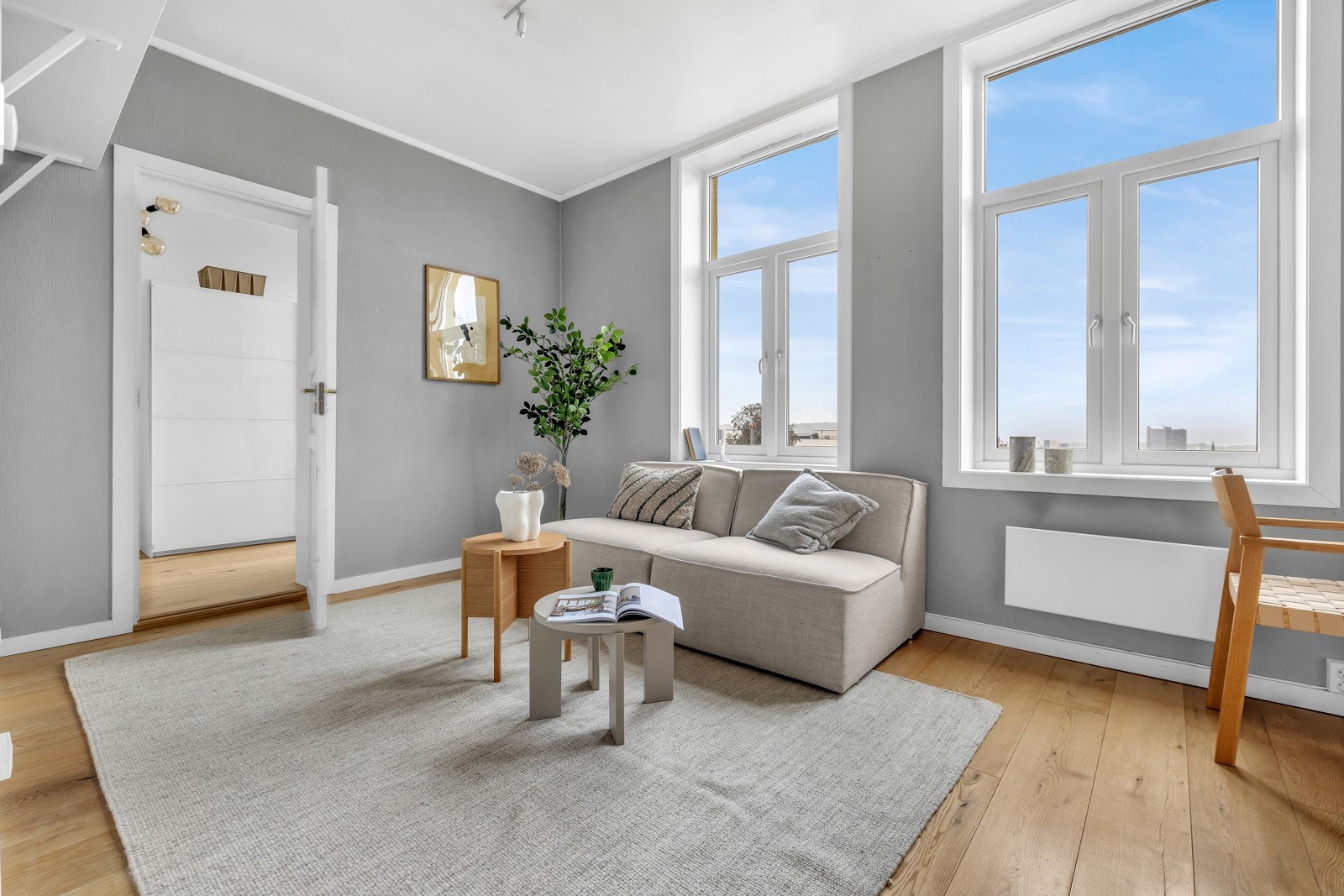 Leiligheten har en lys og flott stue med en behagelig fargepalleet. Galleribilde