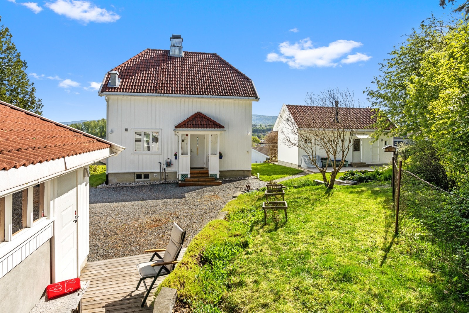 I tilknytning til boligen er det et anneks, opprinnelig fra ca. 1935, som ble renovert til boligstandard i perioden 2015-2018. Galleribilde