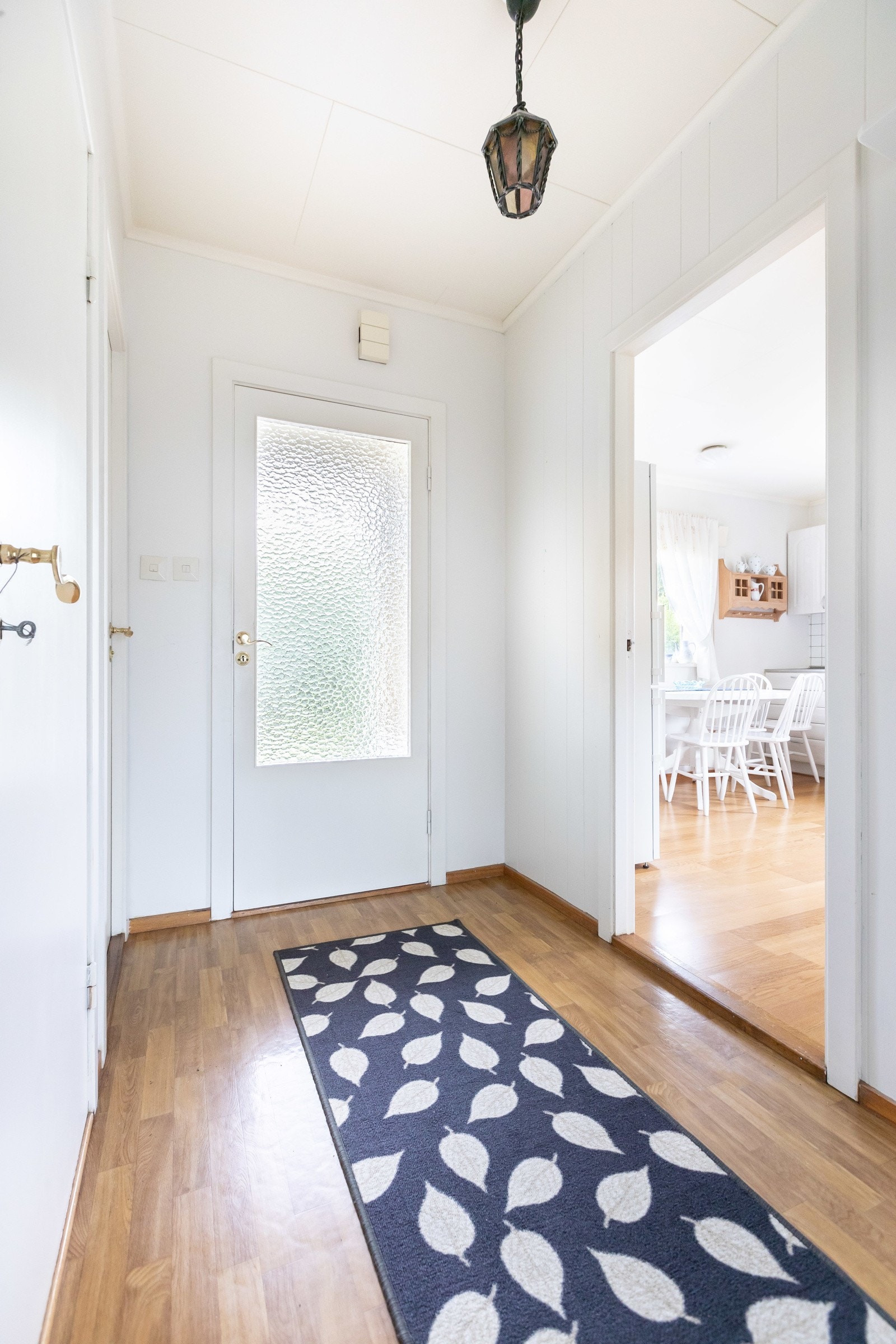 Gang/hall med tilkomst til kjøkken Galleribilde