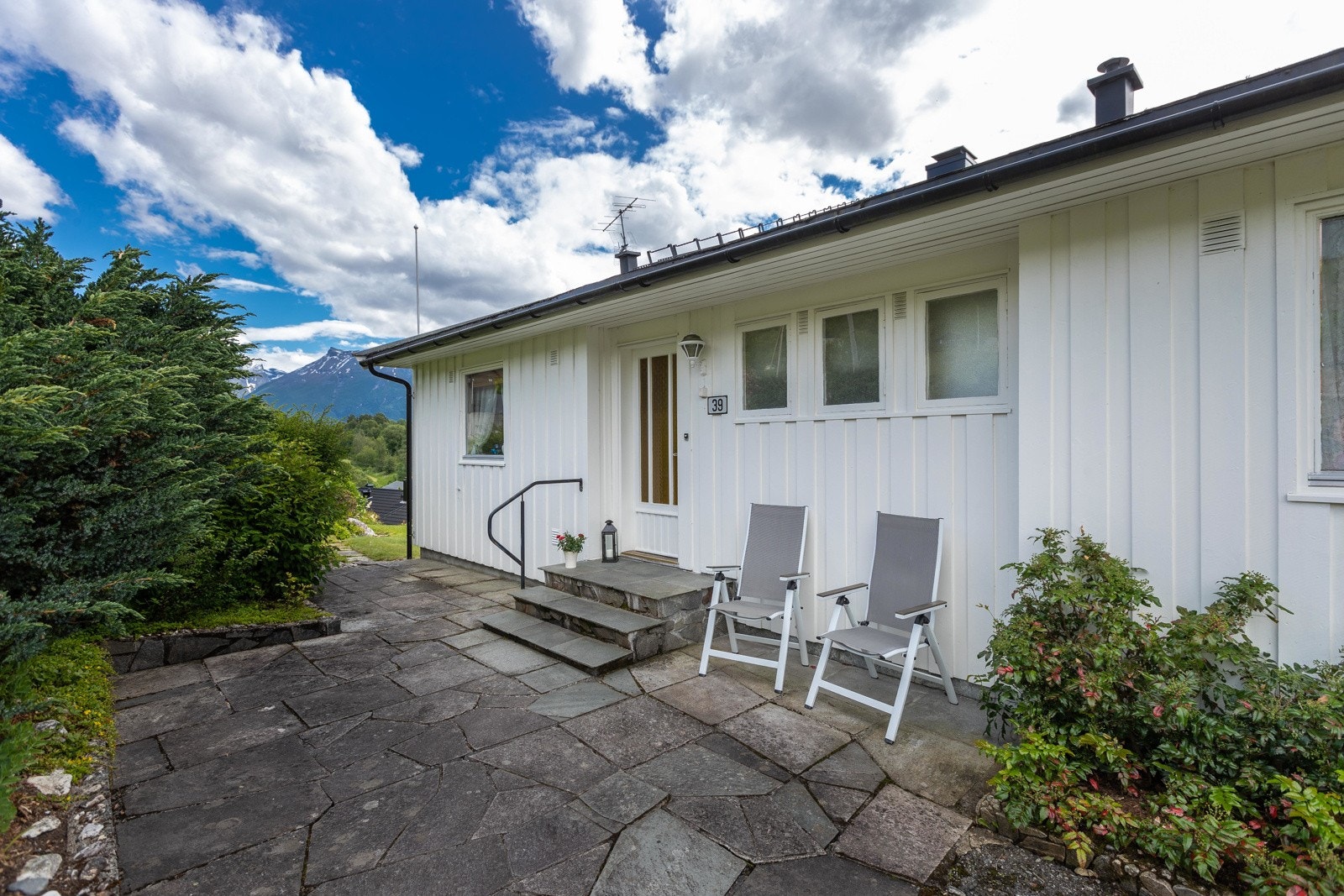 Fasade mot nord med inngangsparti Galleribilde