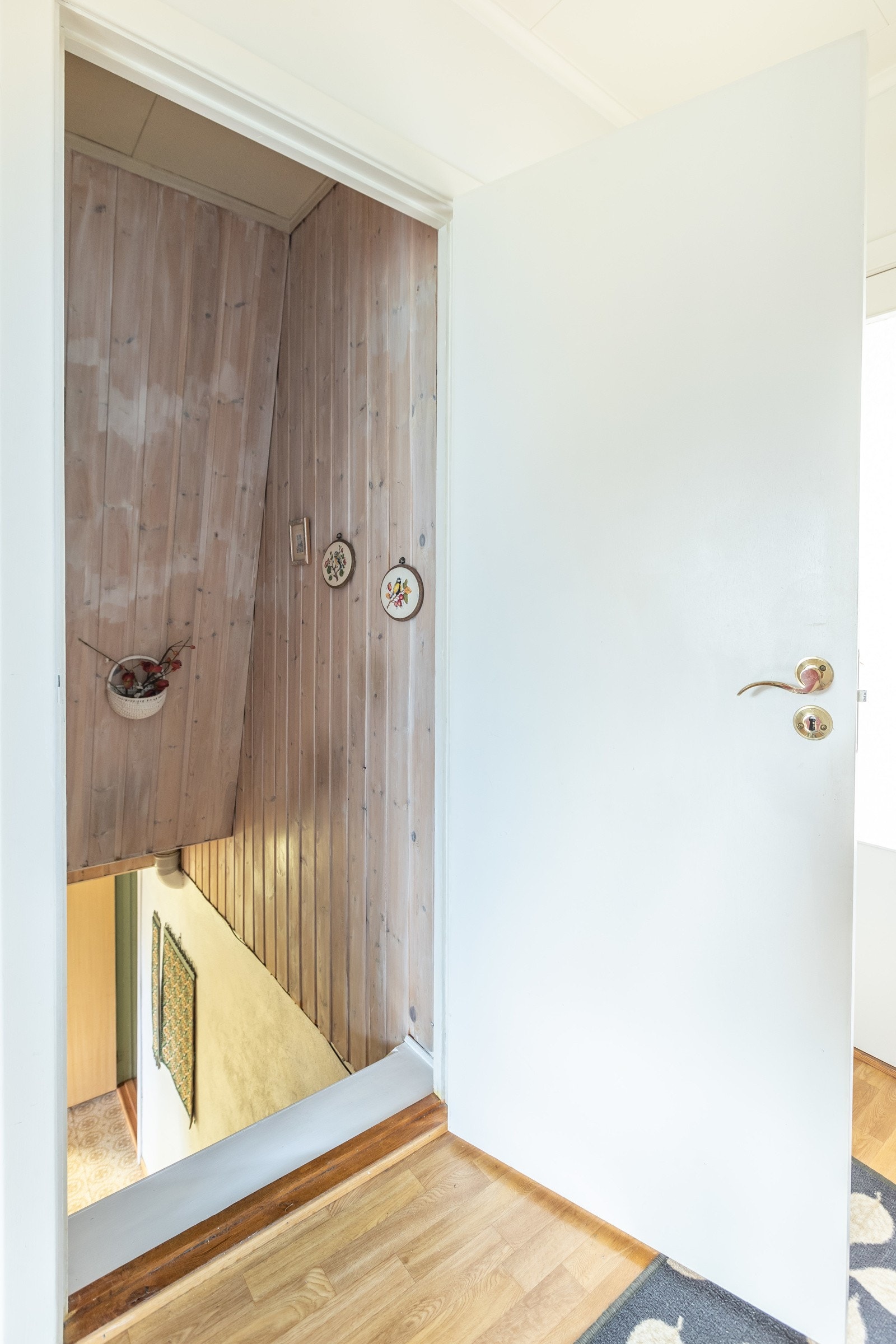 Tilkomst til kjellartrapp i h. etg. Galleribilde