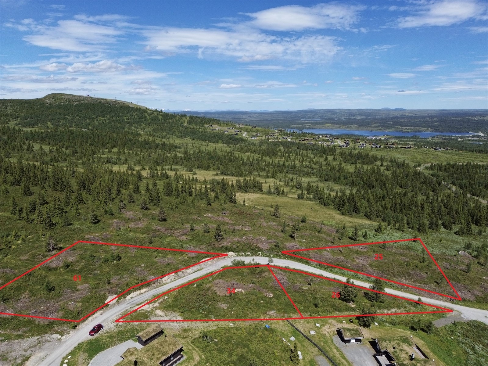 Tomtene er på fra ca. 1,8 - 2,5 mål, så dette er store gode tomter. Galleribilde