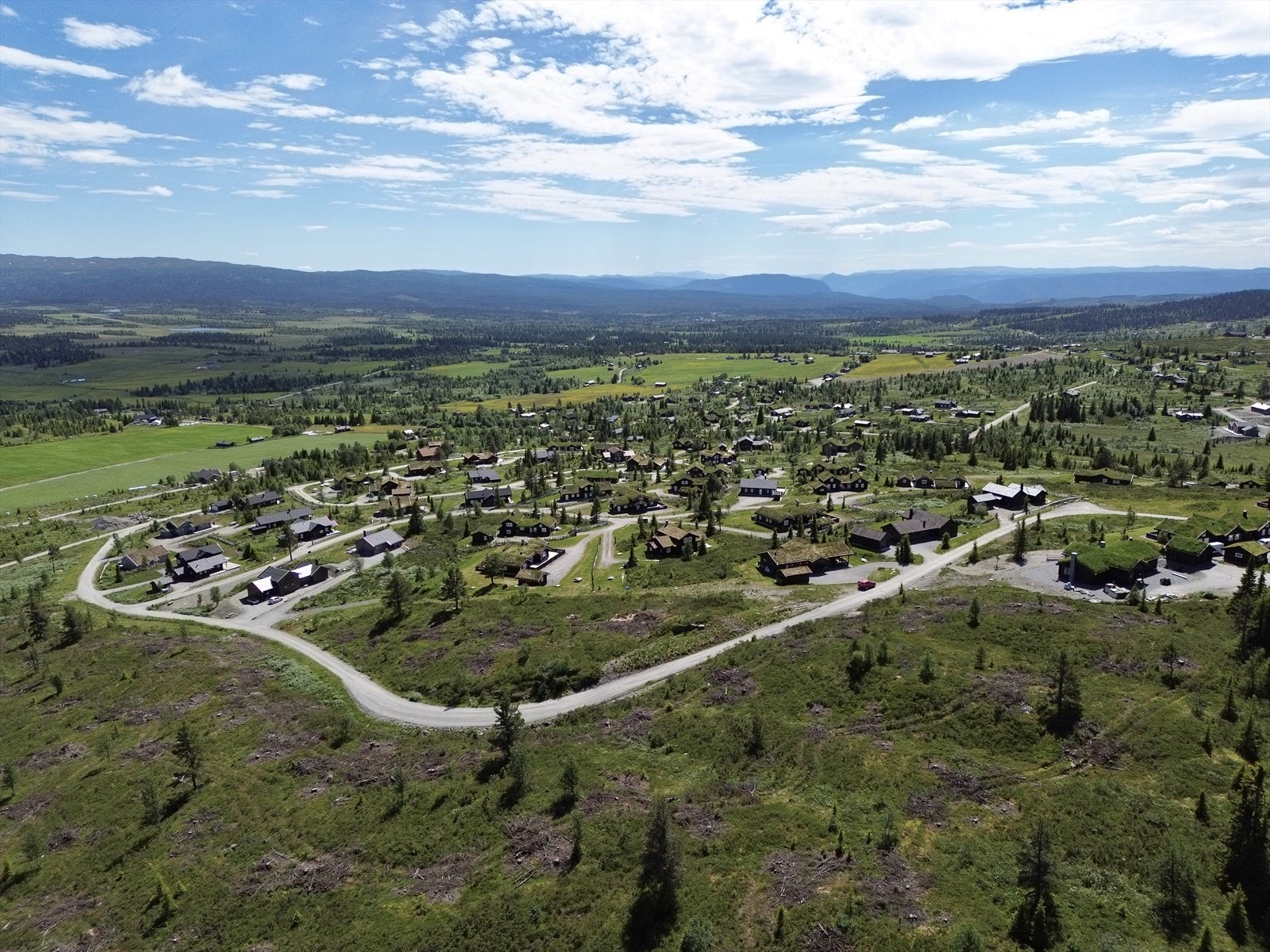 Rolig hyttefelt, perfekt for barnefamilier. Kort vei til natur og rekreasjon. Galleribilde