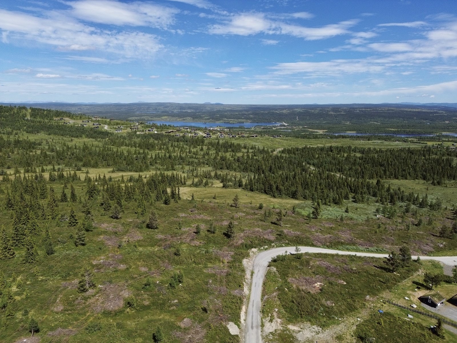 Flott beliggenhet med panoramautsikt over naturskjønt område. Galleribilde