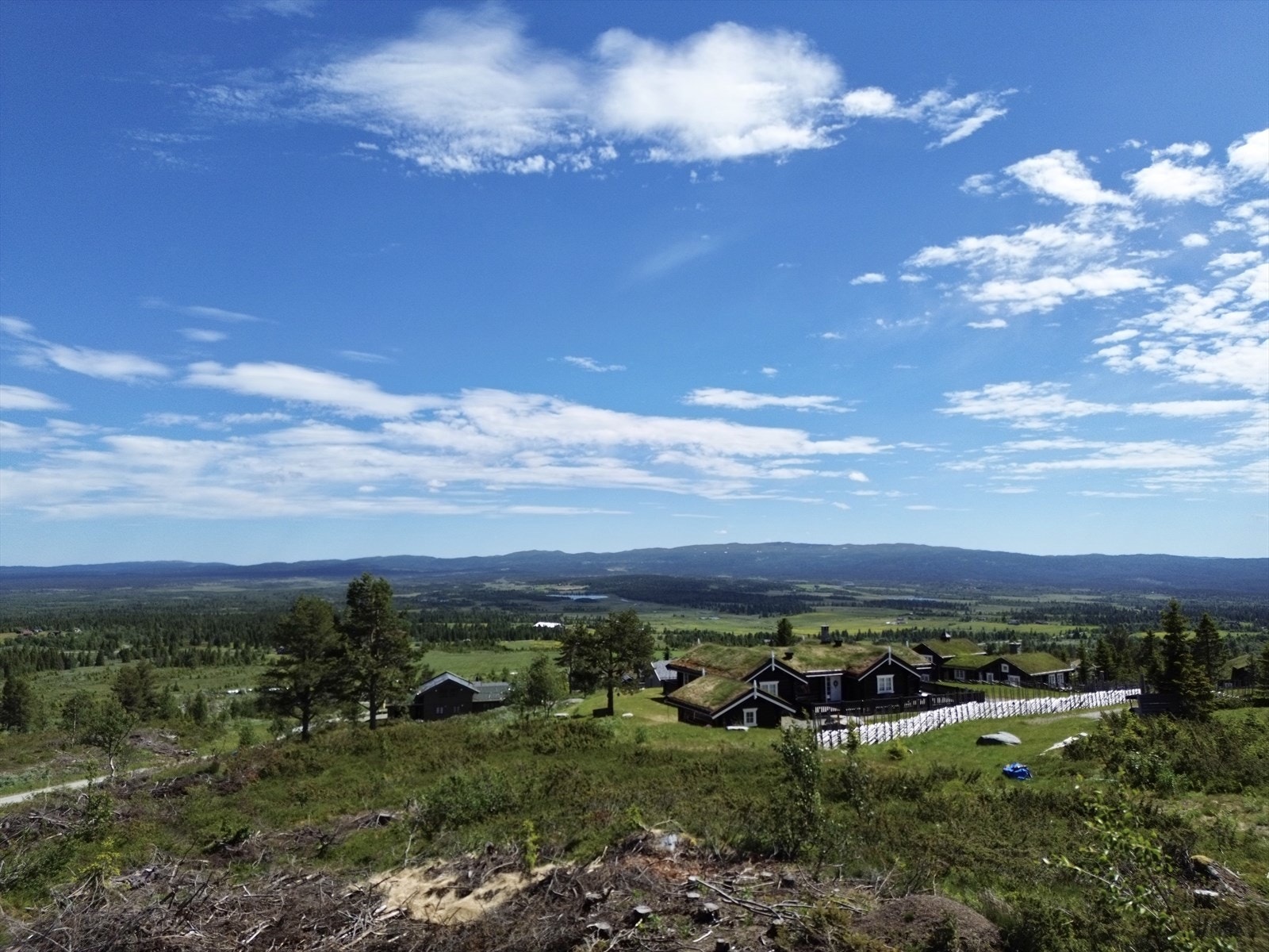 Utsikt fra tomten i Bjødnalihaugen 34. Galleribilde