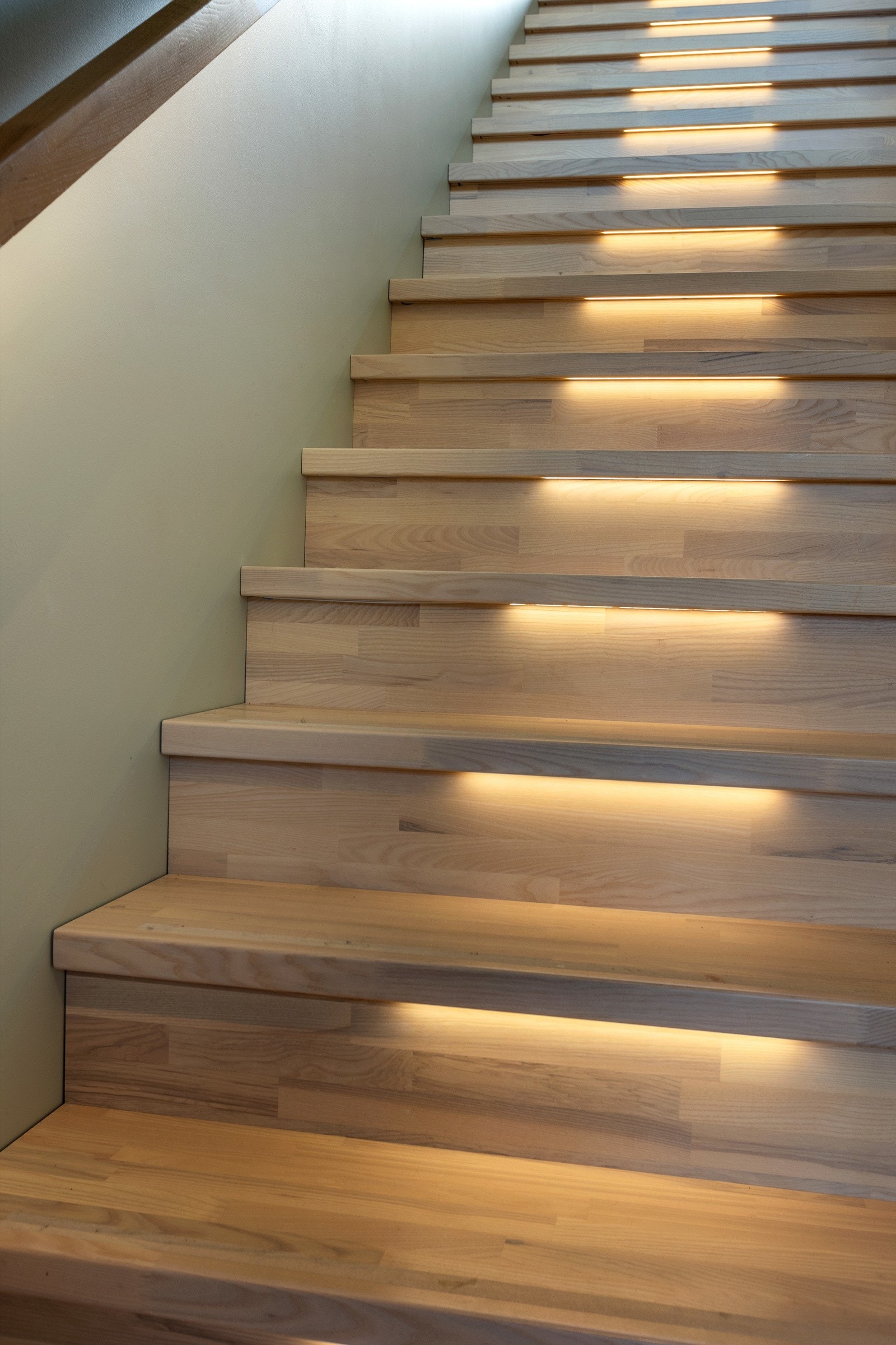 Trappen har lyslister, dekorativt innslag Galleribilde