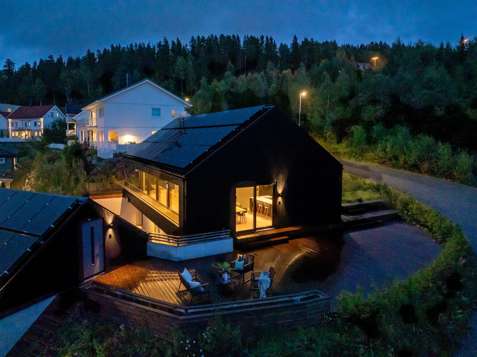 Et meget teknisk bolig, solcelleanlegg på taket Galleribilde