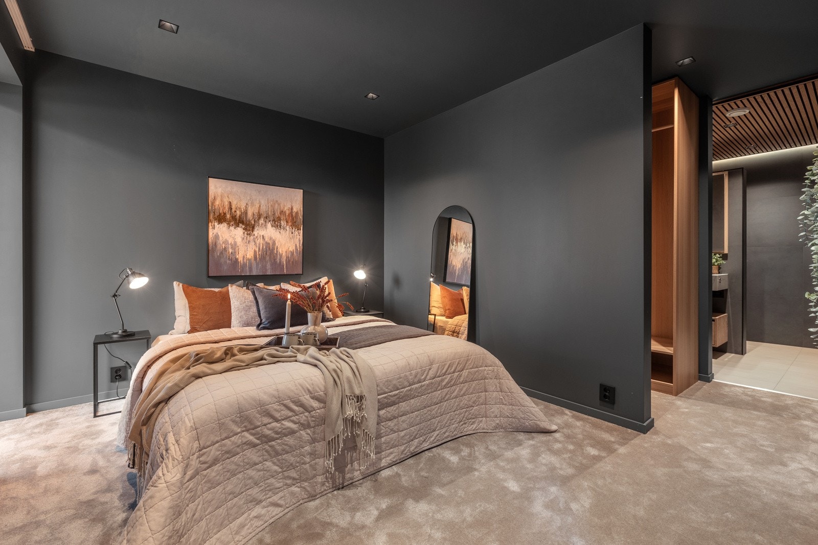 Hovedsoverom, et lekkert rom med walk-in og eget bad Galleribilde