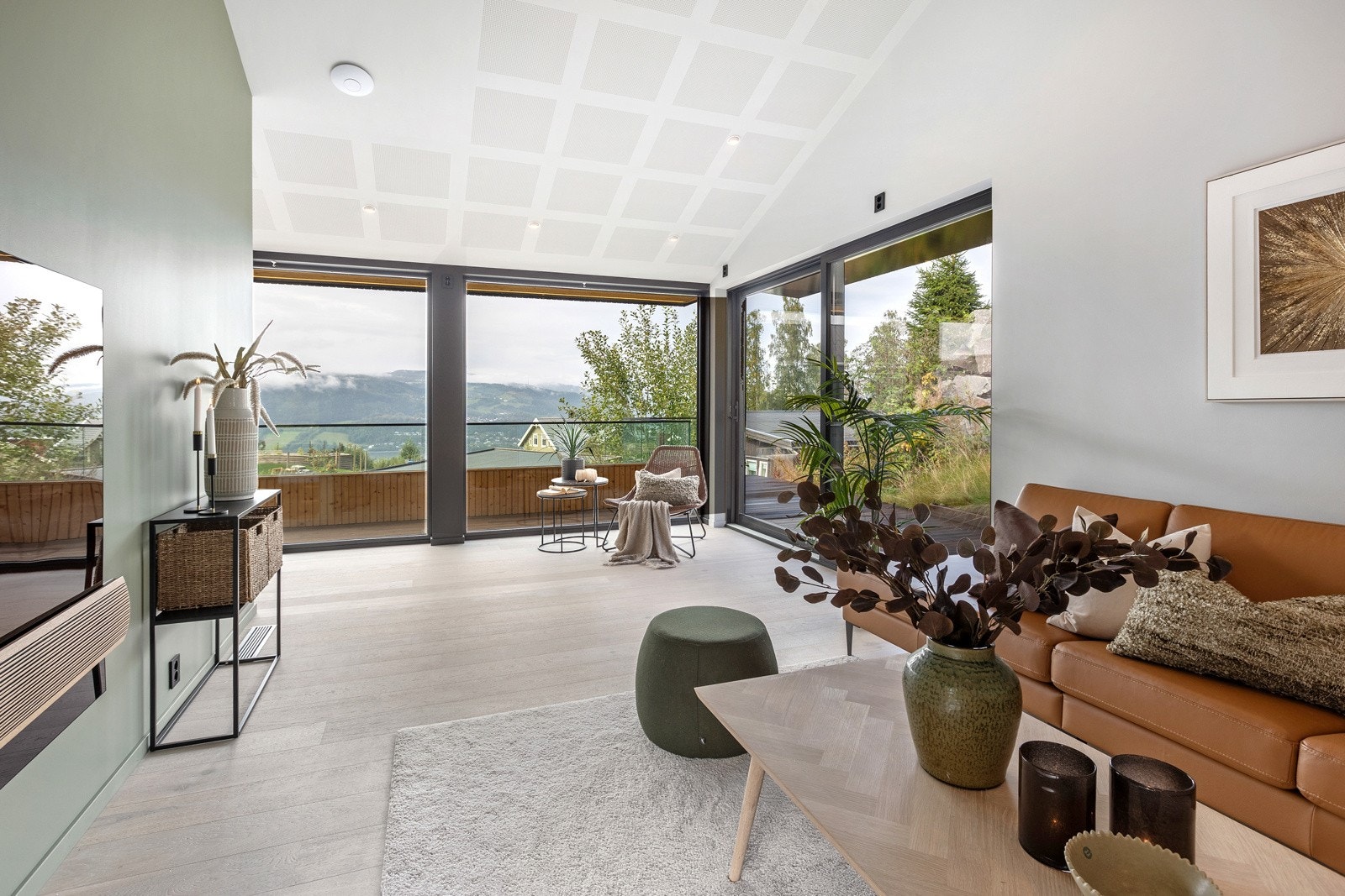 Hyggelige sittesoner i hele denne etasjen Galleribilde