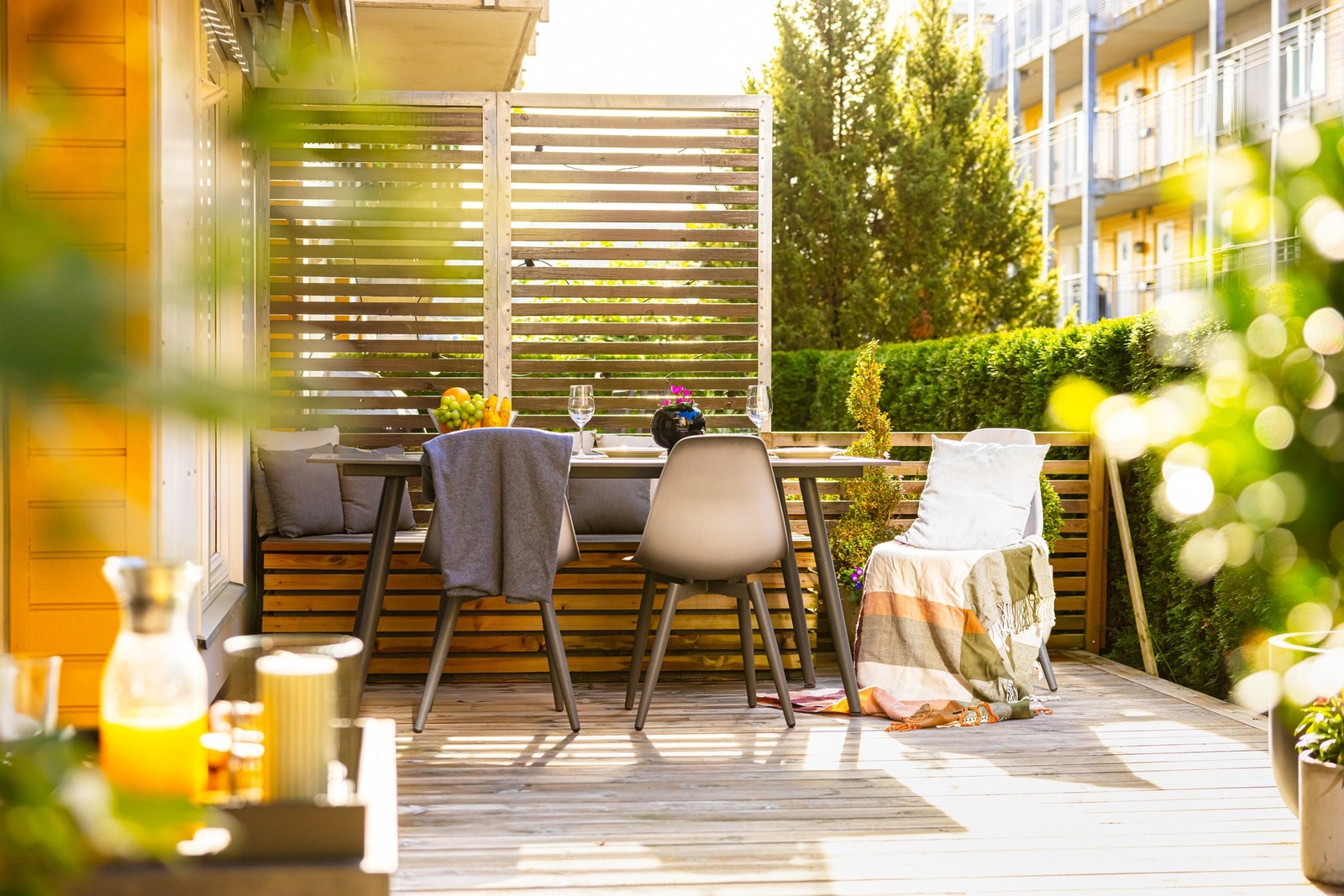 Uteplassen har gode solforhold med sol fra ca 09:00-18:00 på sommeren. Galleribilde