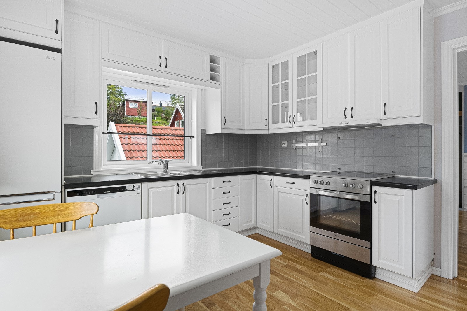 Hvitevarer på kjøkken medfølger. Galleribilde